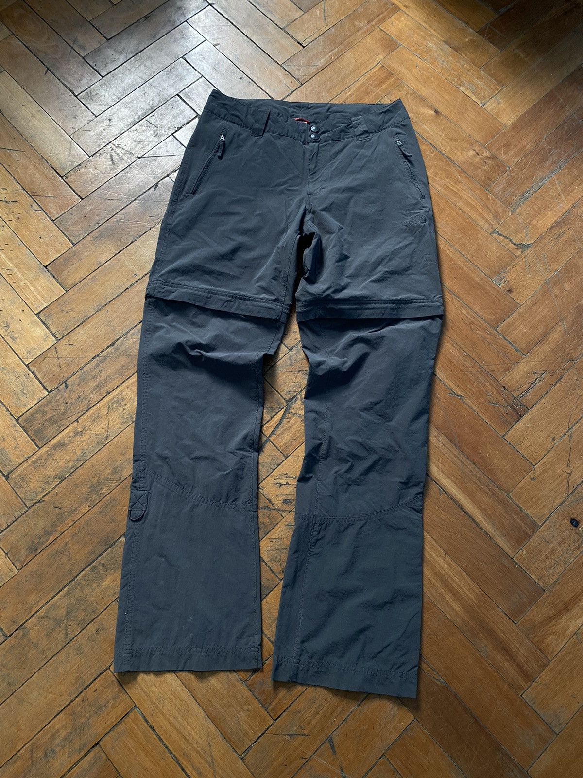 The North Face × Vintage The North Face Vintage Women’s Cargo Transformers Pants Size 30" / US 8 / IT 44 - 2 Thumbnail