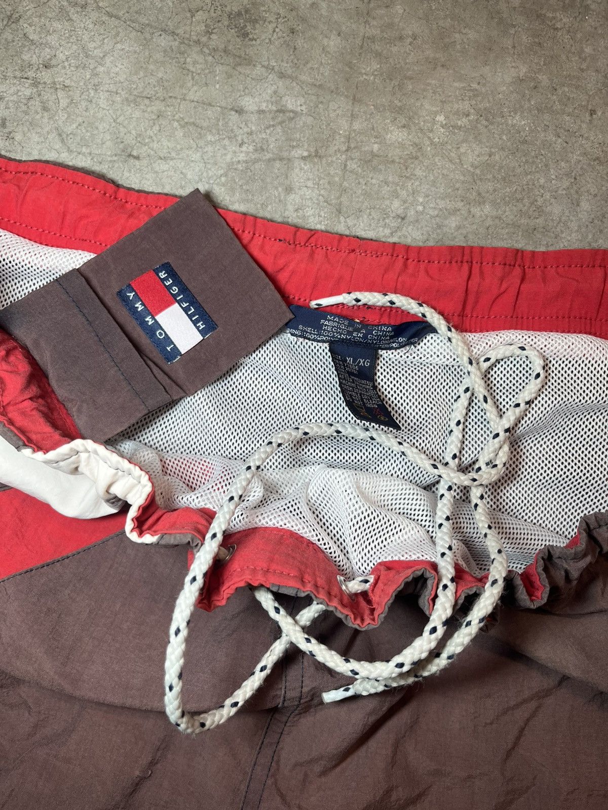 Tommy Hilfiger Vintage Brown Size XL Tommy Hilfiger Shorts Two Pockets Size US 35 - 2 Thumbnail
