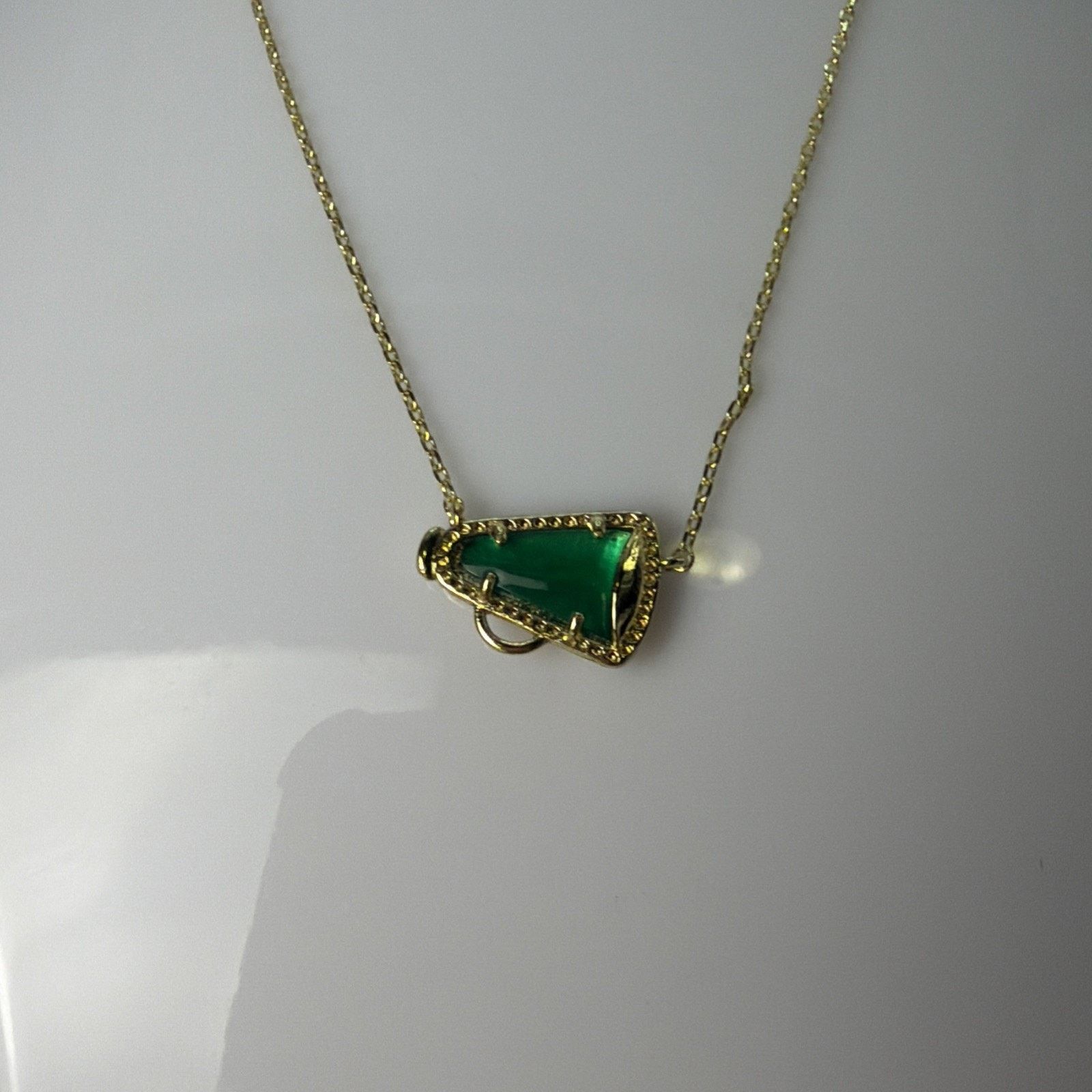 Kendra Scott Kendra Scott Cheer Gold Short Pendant Necklace Emerald NEW Size ONE SIZE - 8 Thumbnail