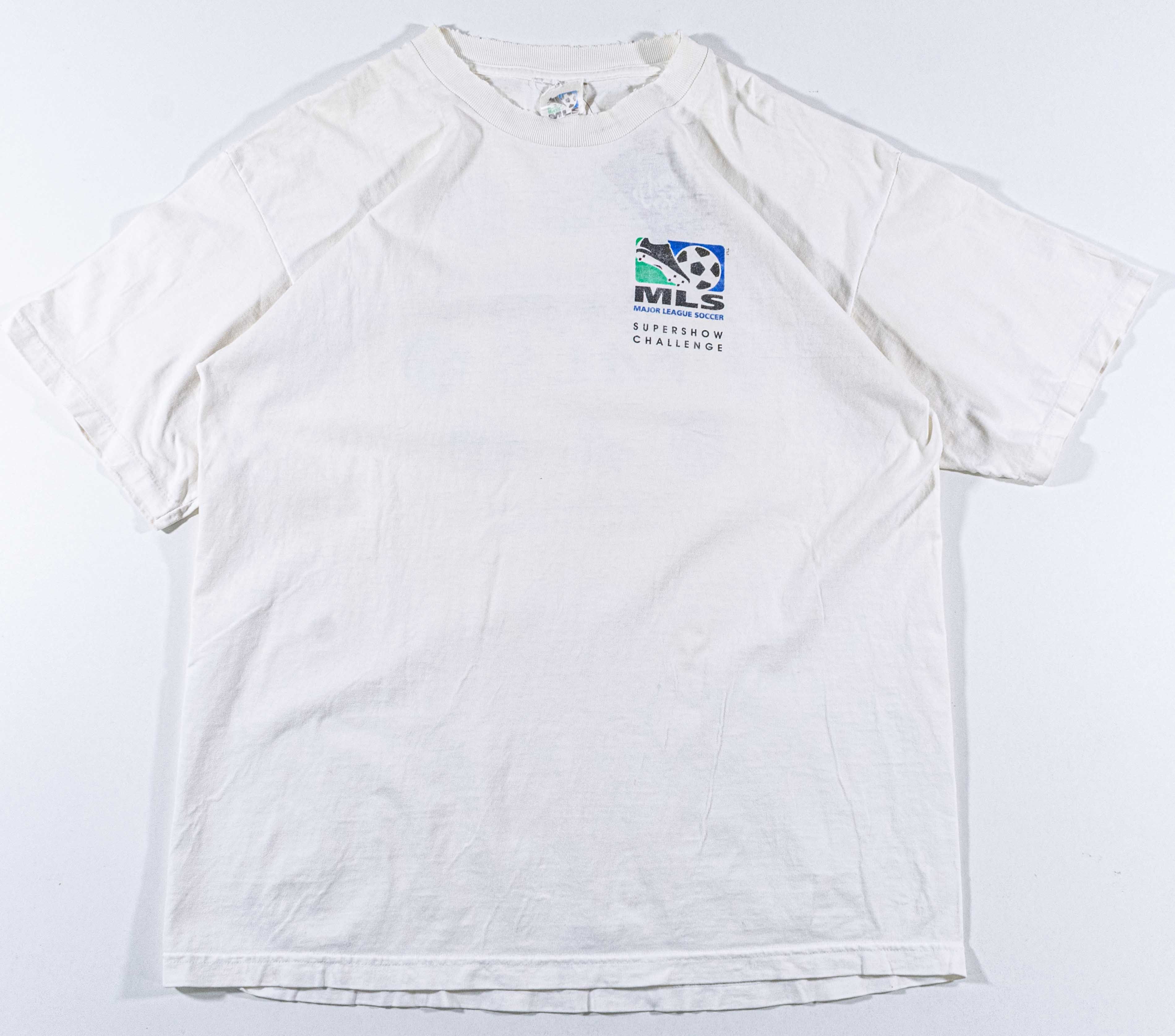 Vintage Vintage 1997 MLS Supershow T Shirt 90s Soccer Thrashed Size US L / EU 52-54 / 3 - 2 Thumbnail