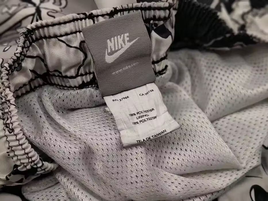 Nike Vintage 90's Nike Casual Polyester Multi logo Flowers Shorts Size US 36 / EU 52 - 9 Thumbnail