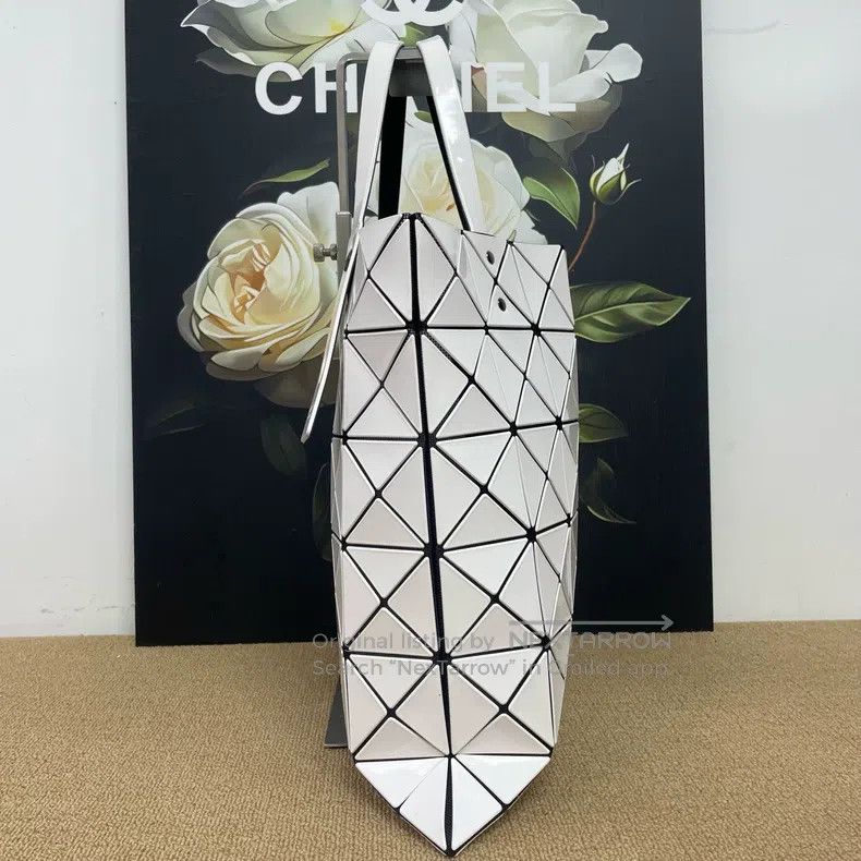 Issey Miyake Issey Miyake White Tote Bag Size ONE SIZE - 4 Thumbnail