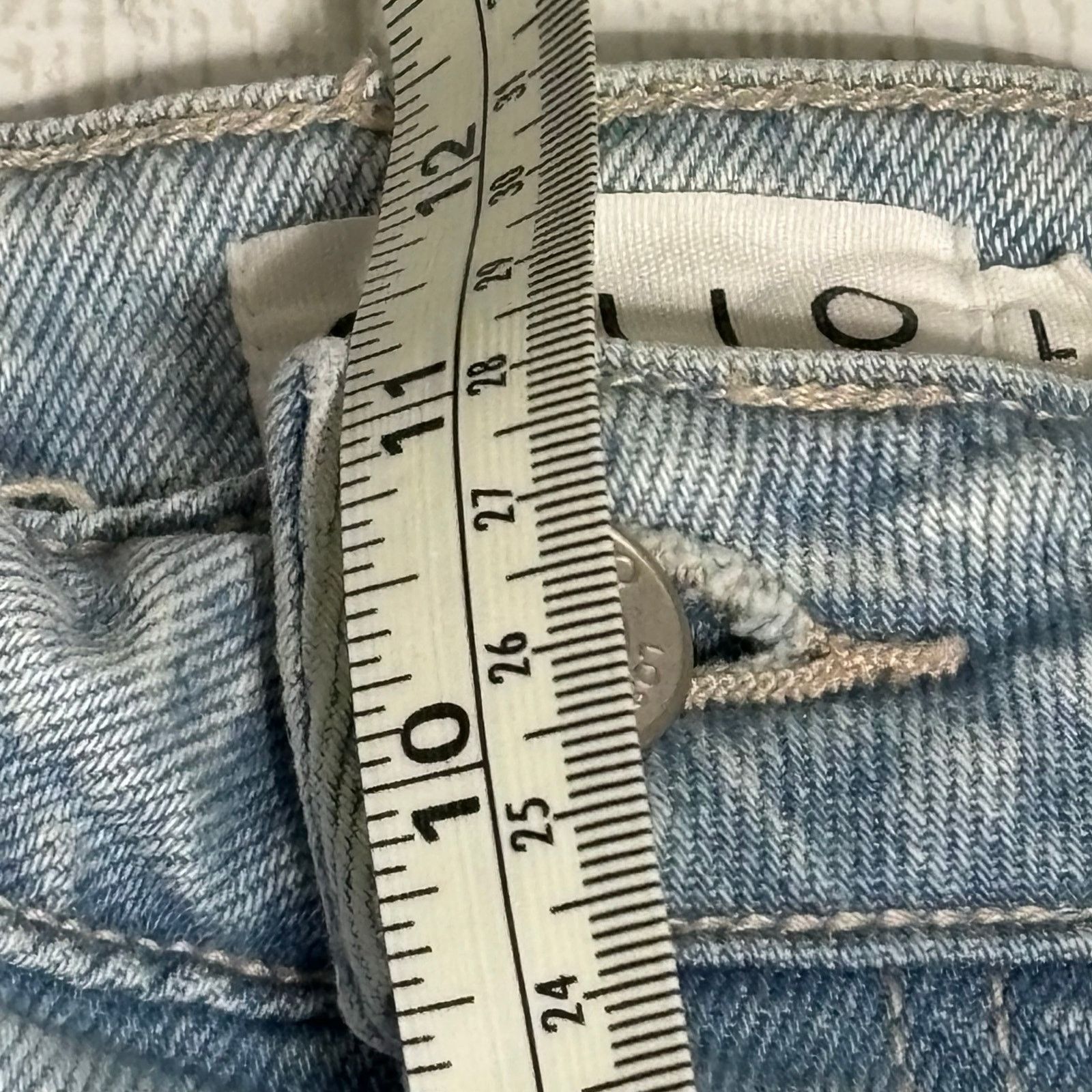 Other Cello Light Wash Distressed Denim Shorts Size Large Size 31" - 5 Thumbnail
