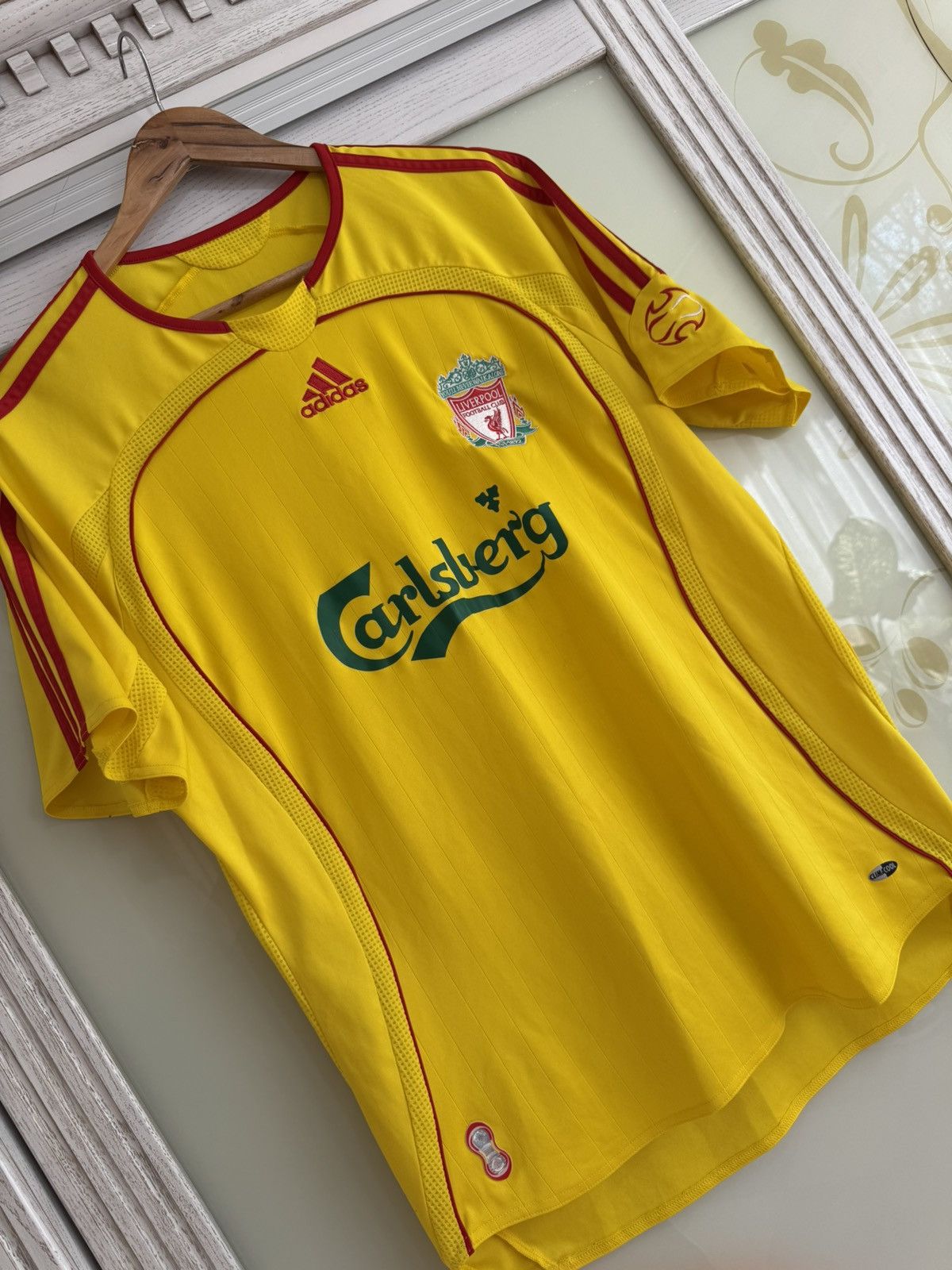 Adidas × Vintage Vintage Liverpool 2006-2007 Away Soccer Jersey Football Kit Size US M / EU 48-50 / 2 - 5 Thumbnail
