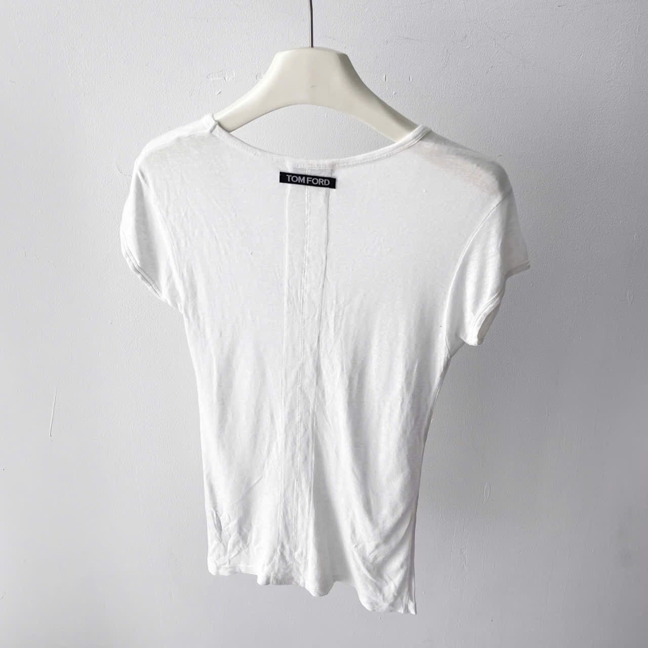 Tom Ford Tom Ford Aw003 v-neck linen t-shirt Size S / US 4 / IT 40 - 2 Thumbnail