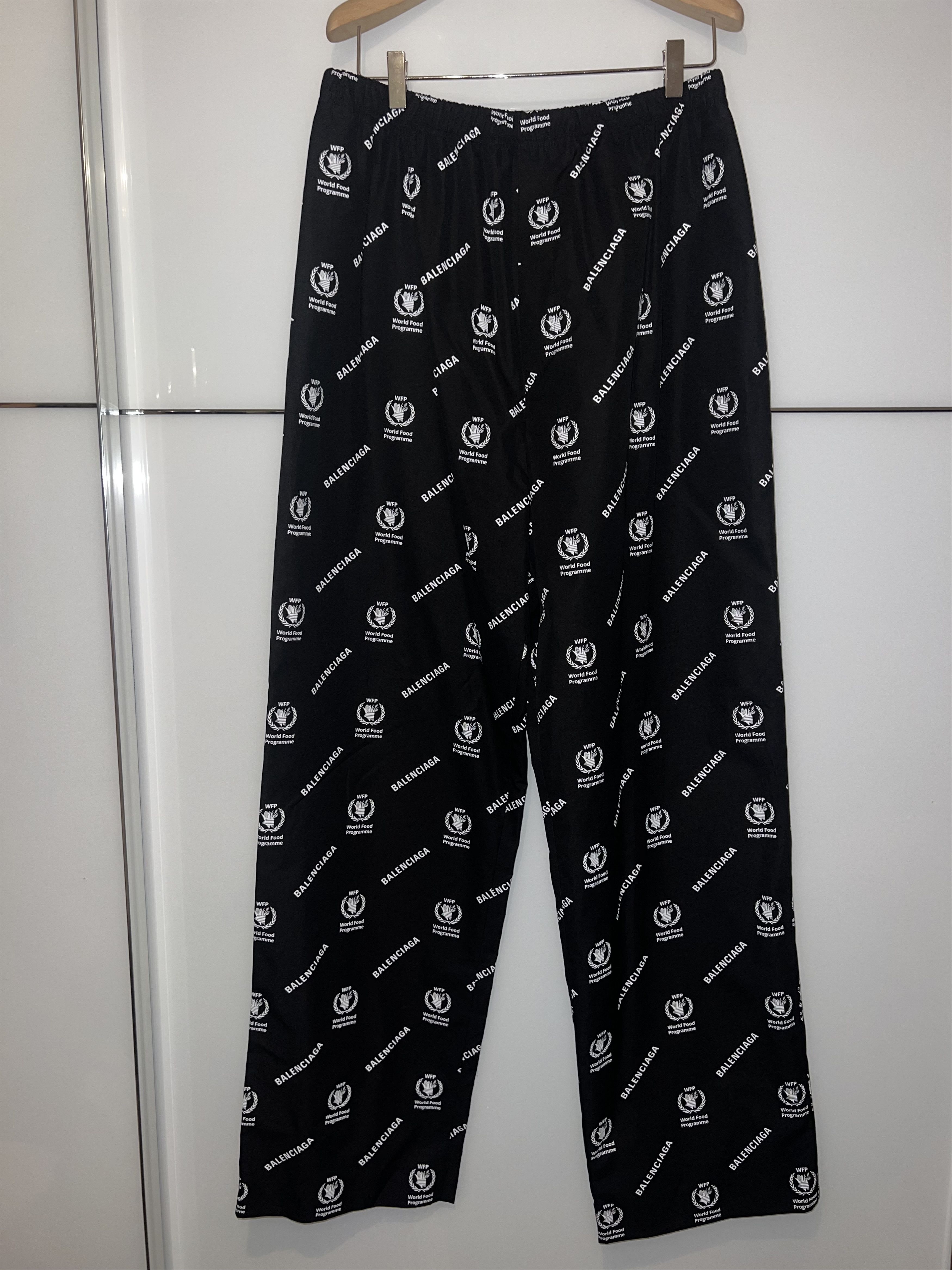 Balenciaga Balenciaga World Food Programme Pants Size US 38 / EU 54 - 1 Thumbnail