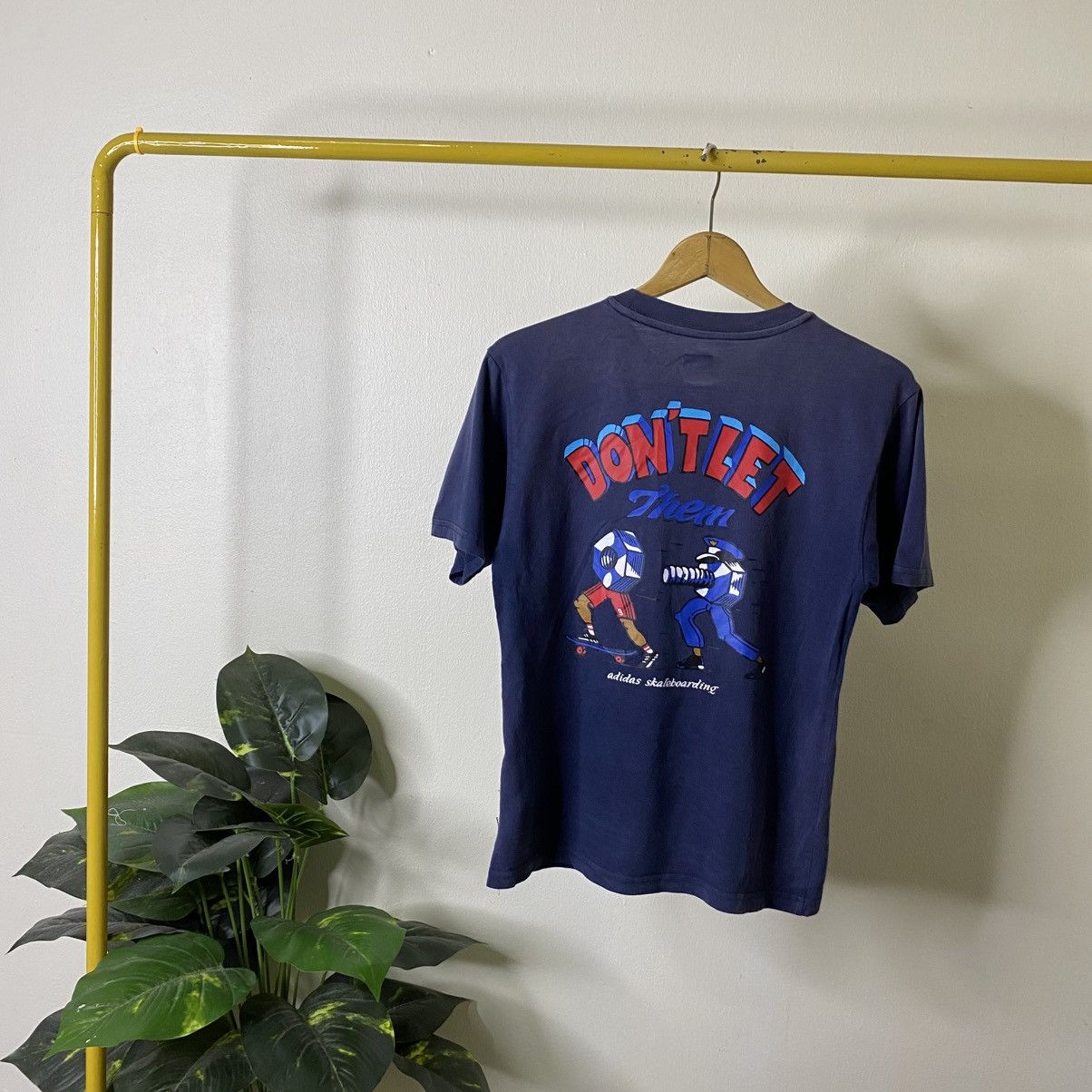 Adidas Adidas Skateboarding T Shirt Size US S / EU 44-46 / 1 - 1 Thumbnail