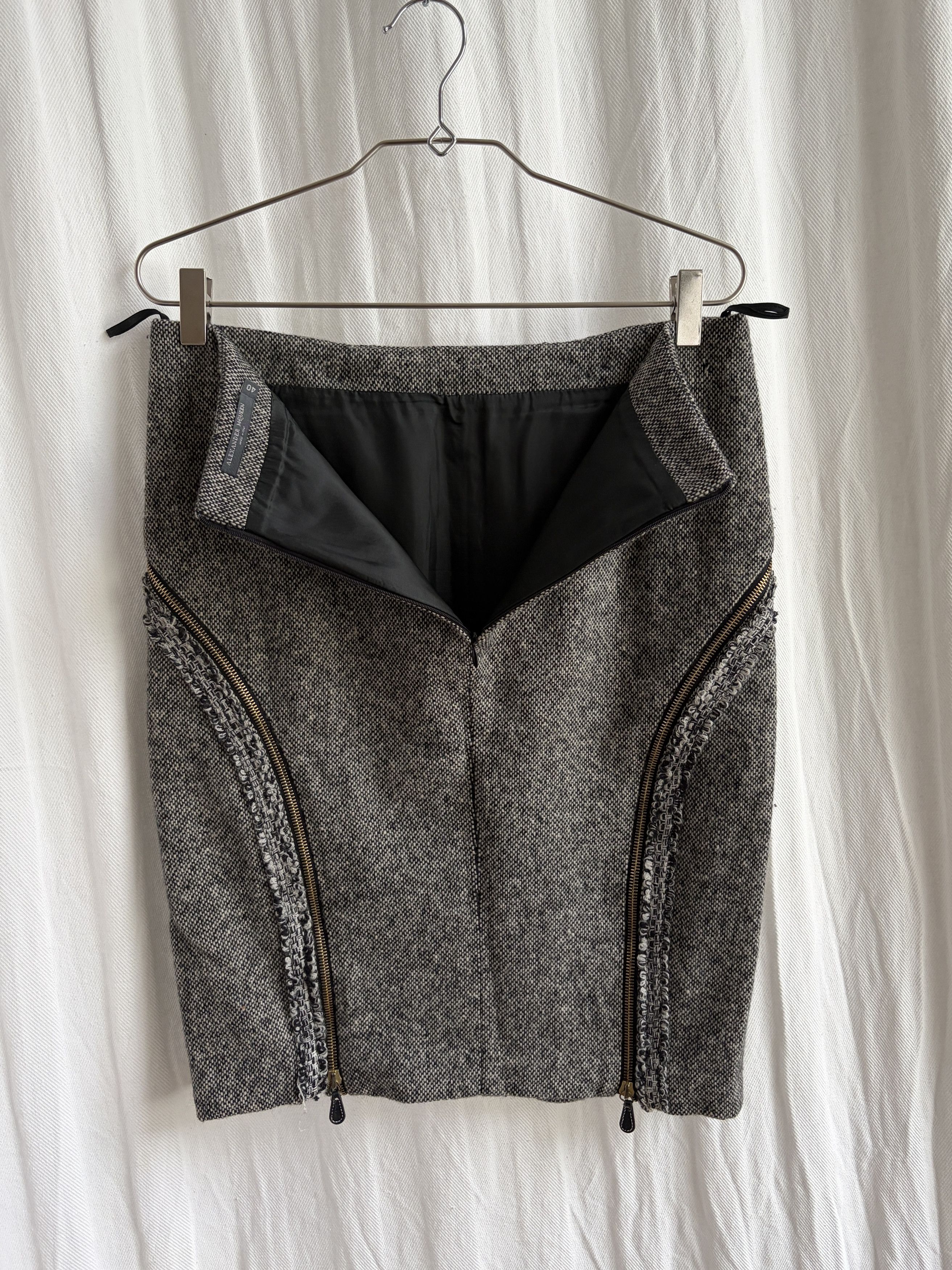Alexander McQueen 2003 Grey Tweed Midi Skirt Size 27" / US 4 / IT 40 - 5 Thumbnail