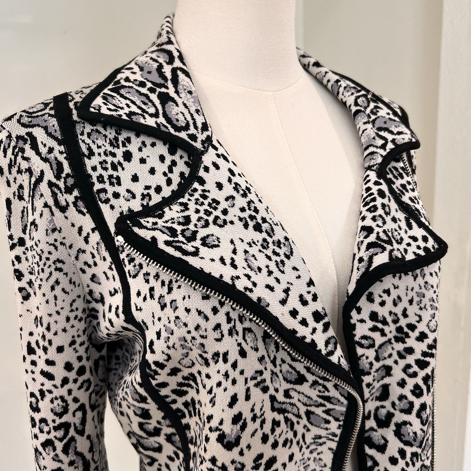 Other NWOT Y2K Caché Two Piece Skirt Set Leopard Print Moto Zip Size 22" - 4 Thumbnail