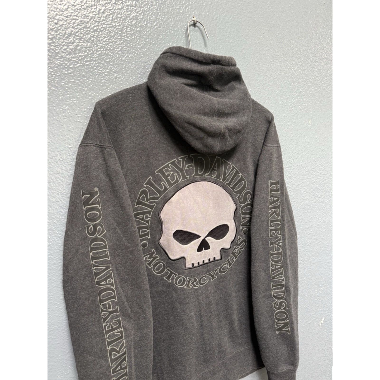 Harley Davidson Harley-Davidson Hoodie Gray Embroidered Skull M Medium Pullover Mens Shirt Size US M / EU 48-50 / 2 - 2 Thumbnail