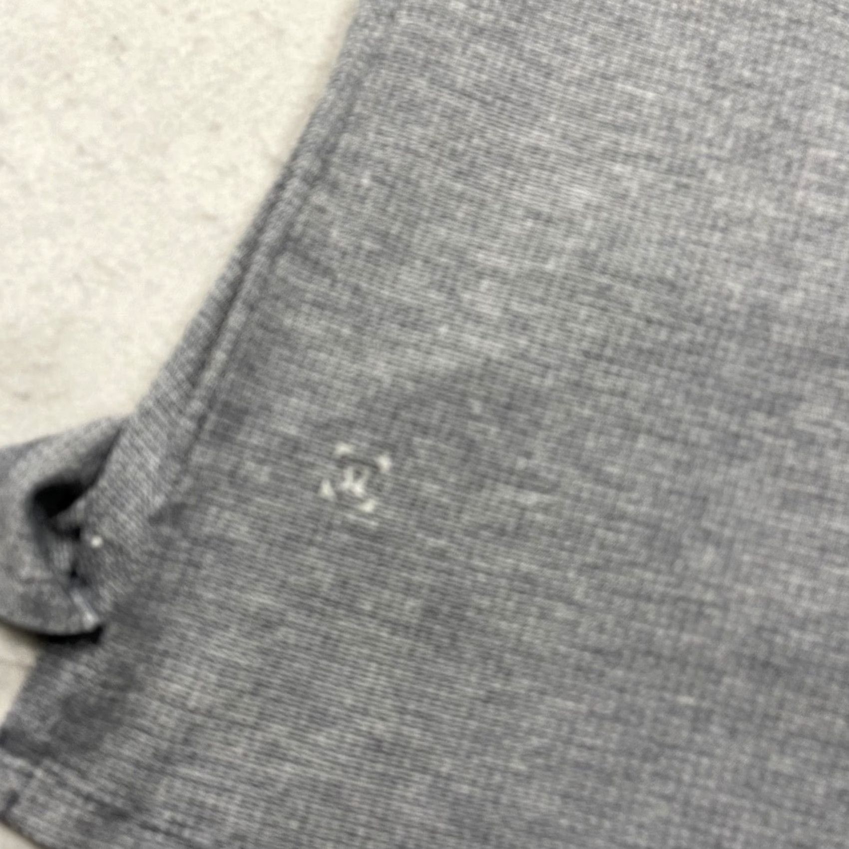 Lululemon Lululemon Hoodie Mens M Gray Lightweight Pullover Logo Shirt? Size US M / EU 48-50 / 2 - 7 Thumbnail