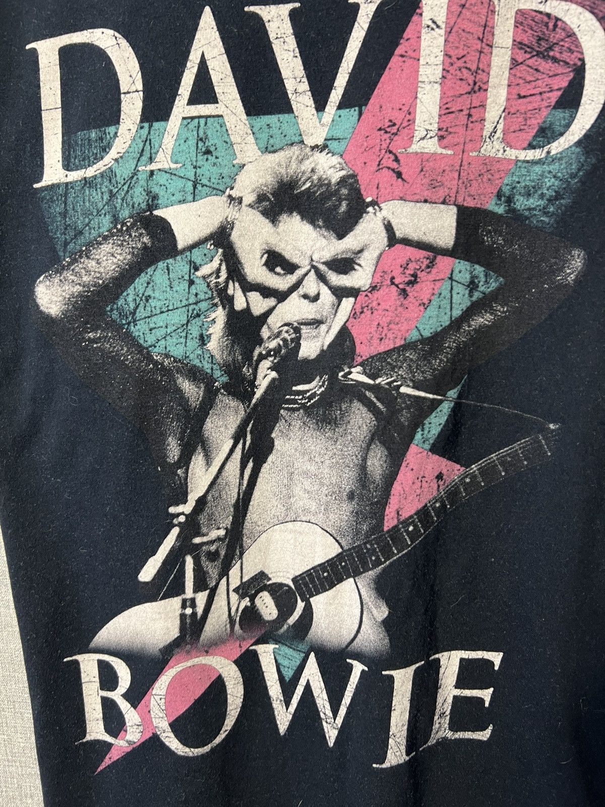 Band Tees Vntg David Bowie Thunder Aladdin Sane Rock Official T-Shirt Size US L / EU 52-54 / 3 - 3 Thumbnail