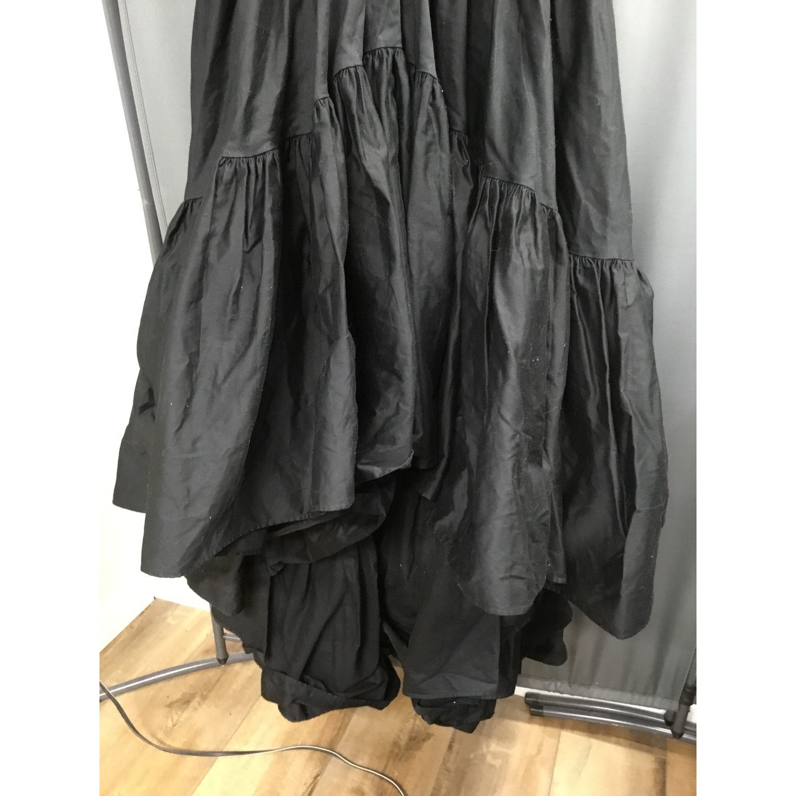 The Unbranded Brand Making The Cut Sienna's Dress Women's Medium Black Ruffle Size M / US 6-8 / IT 42-44 - 3 Thumbnail