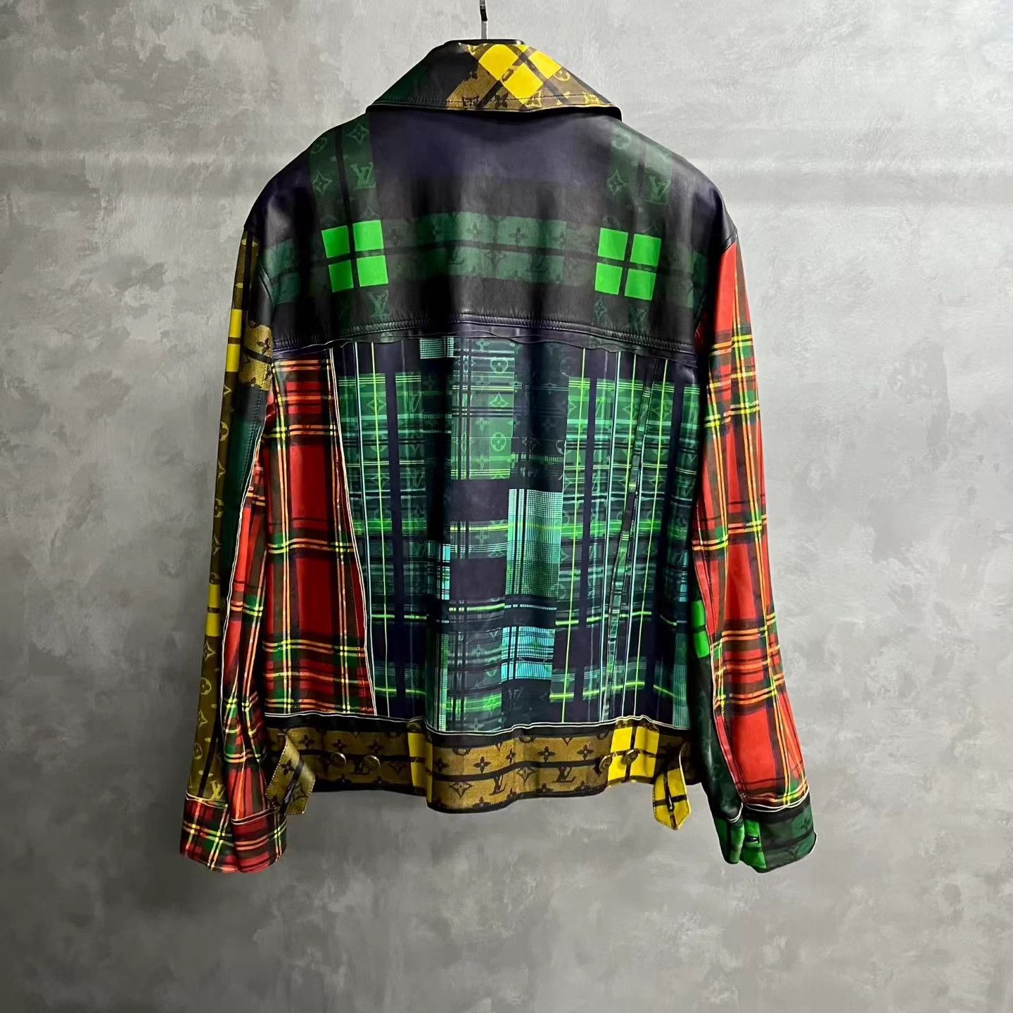Louis Vuitton Louis Vuitton multi-color all-over print leather with lapel Size US L / EU 52-54 / 3 - 2 Thumbnail