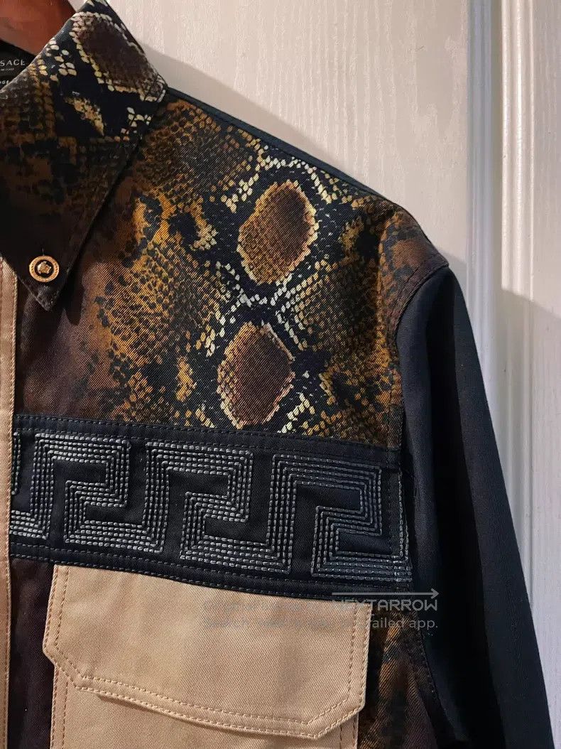 Versace Versace Swirl pattern snakeskin pattern heavy hardware cra Size US L / EU 52-54 / 3 - 4 Thumbnail