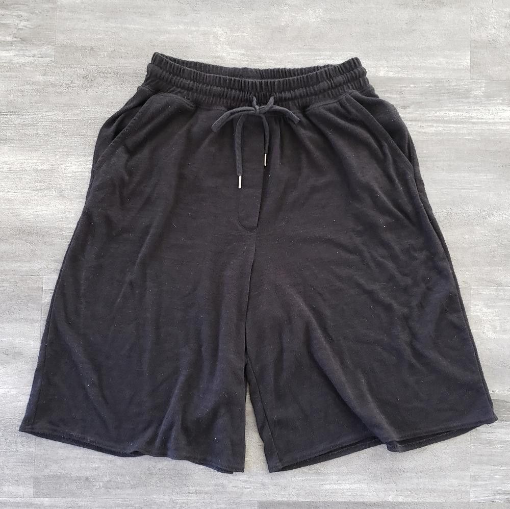 Designer Black High Waisted Wilfred Free Wide Leg Sweat Short Size 28" / US 6 / IT 42 - 1 Thumbnail