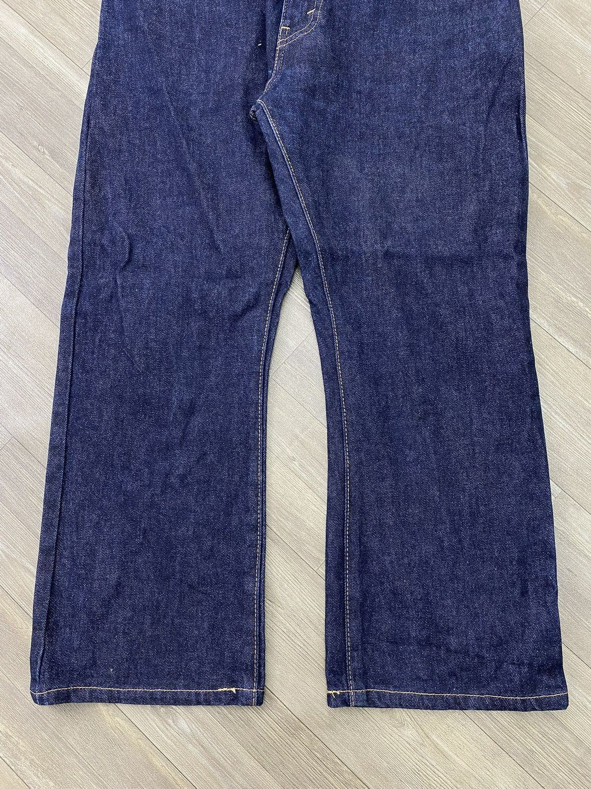 Levi's Vintage Clothing 2000s Vintage Levis 517 Bell Button Bootcut Flared Jeans Size US 33 - 5 Thumbnail