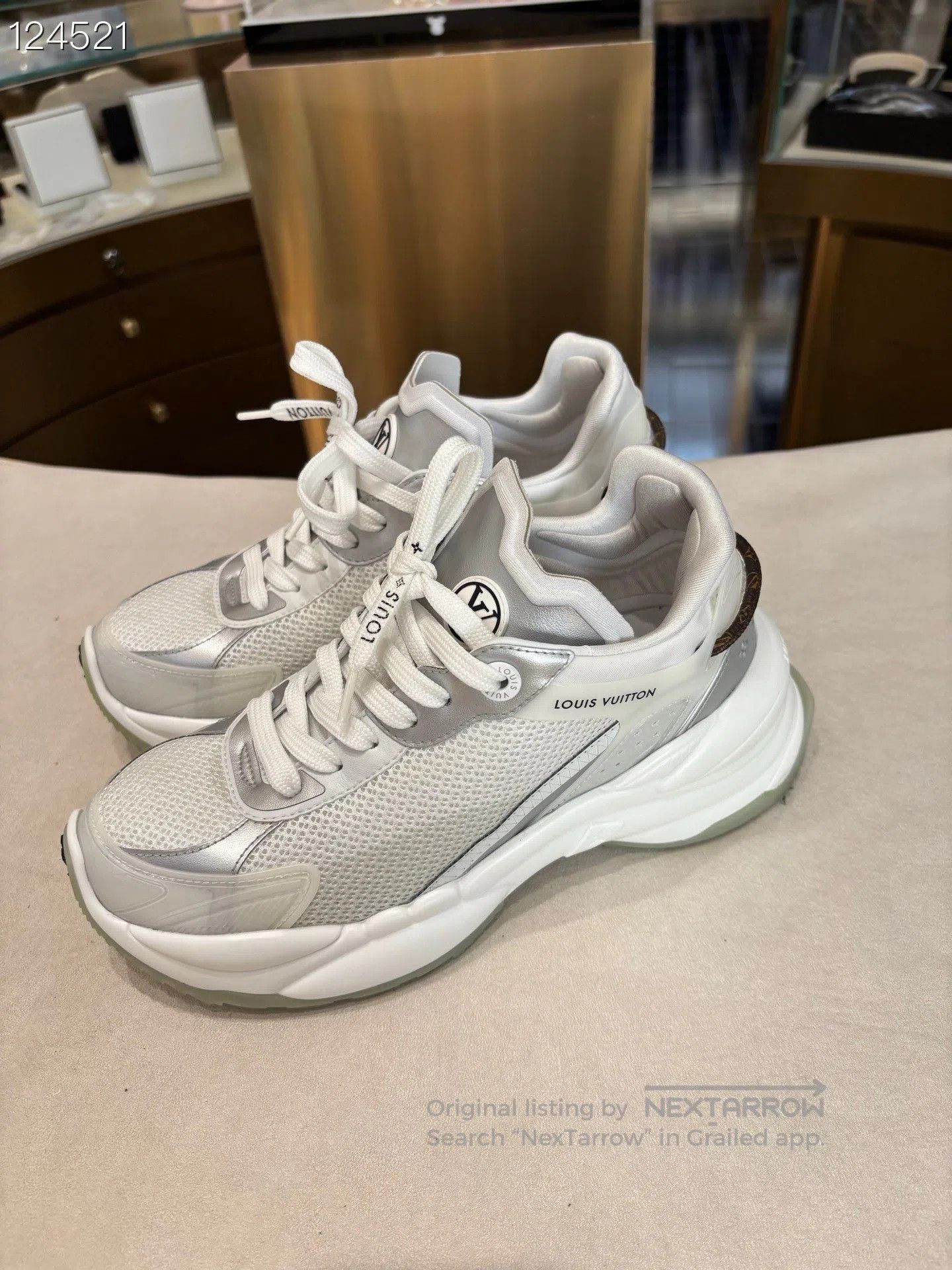 Louis Vuitton Louis Vuitton Run 55 Women's Sneakers. Size US 5 / IT 35 - 3 Thumbnail