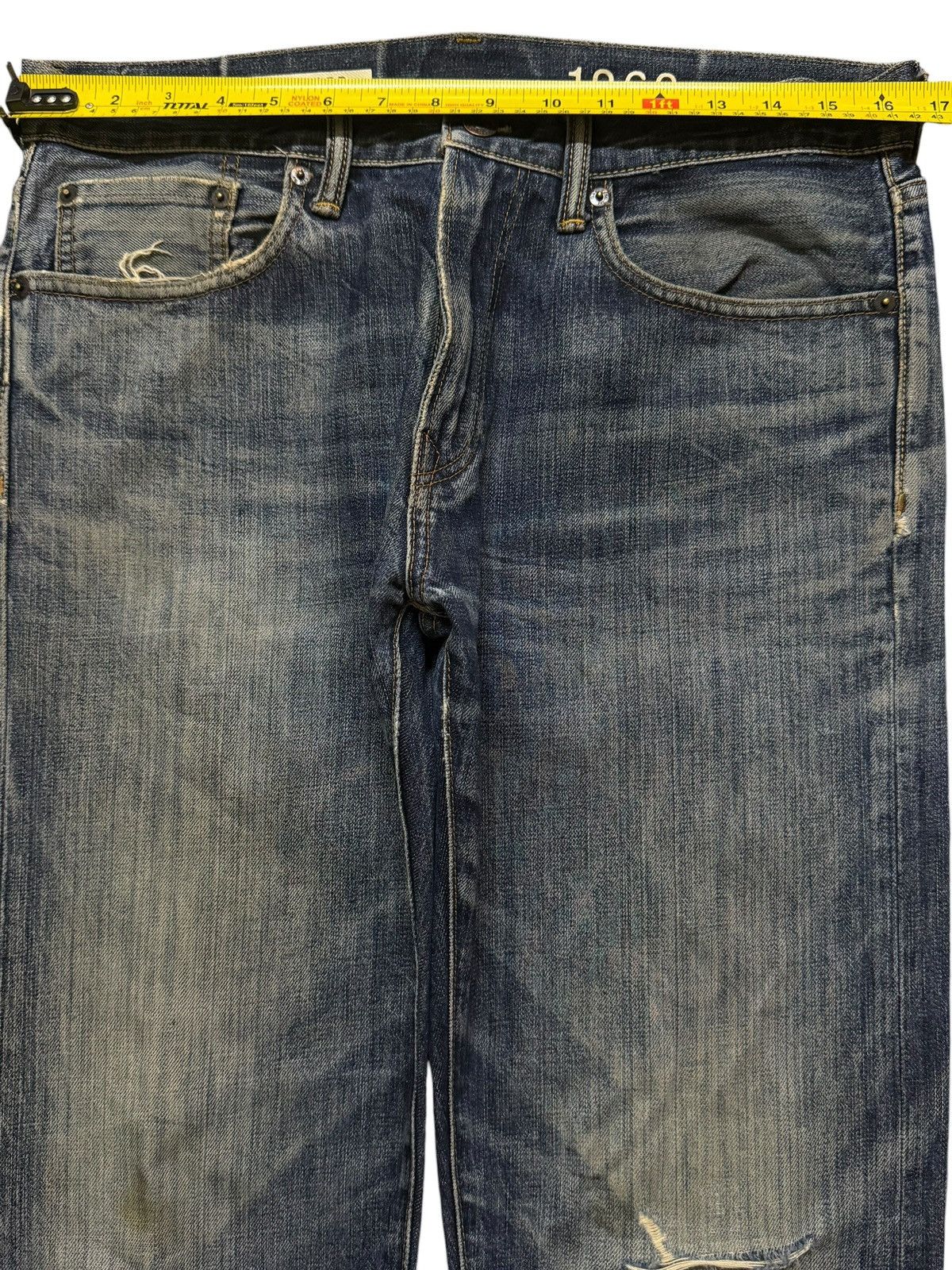 Uniqlo Vintage Y2K Gap Classic Blue Faded Wash Distress Jeans Size US 33 - 7 Thumbnail
