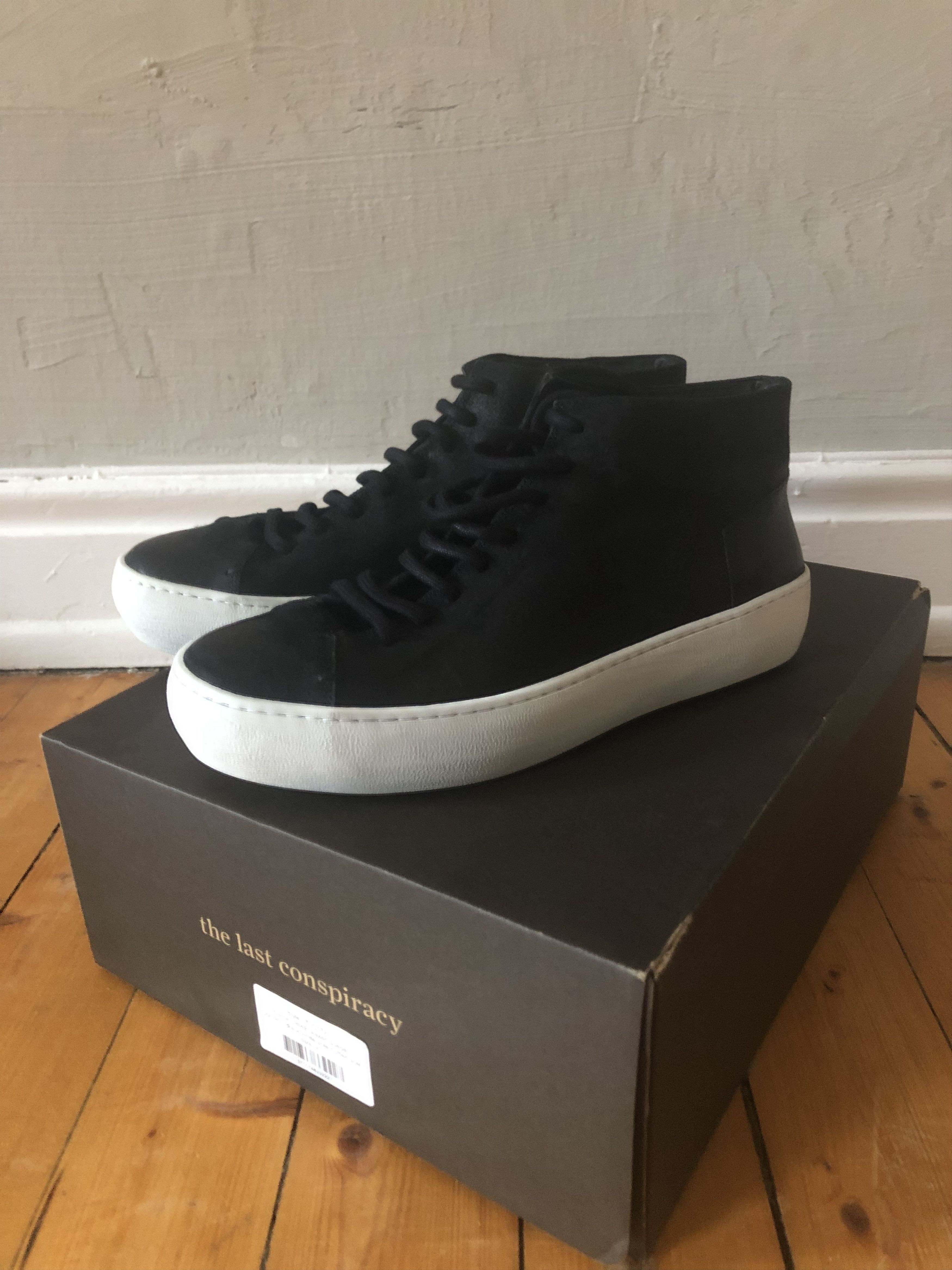 The Last Conspiracy The Last Conspiracy "RIKE" waxed suede black sneakers Size US 8 / EU 41 - 1 Thumbnail