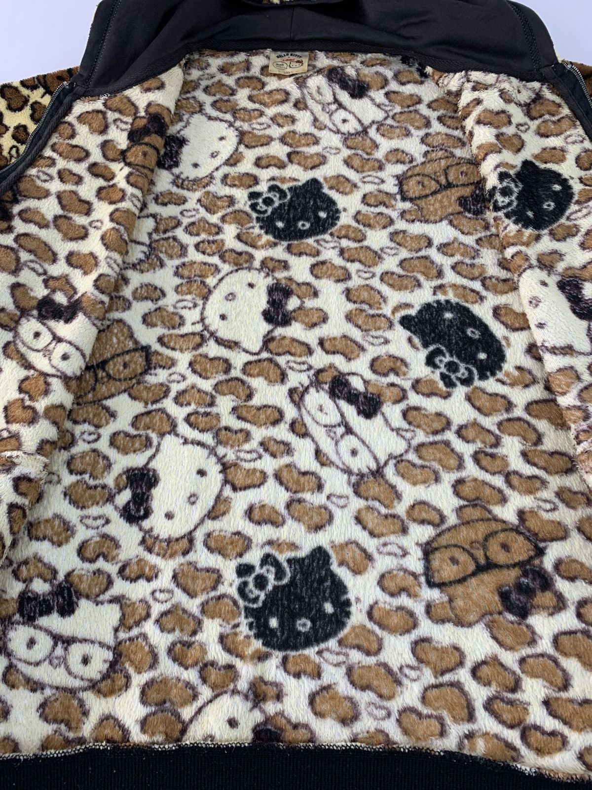 Japanese Brand × Vintage Hello Kitty Leopard Camo All Over Cartoon Art Hooded Zipper Size L / US 10 / IT 46 - 5 Thumbnail