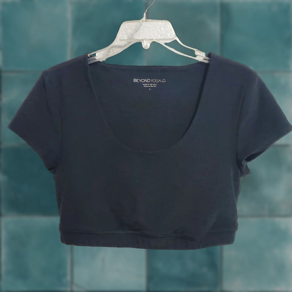 Beyond Yoga VINTAGE Beyond Yoga Crop Top Women L Charcoal Gray Scoop Neck Short Sleeve Stretch Size L / US 10 / IT 46 - 1 Thumbnail