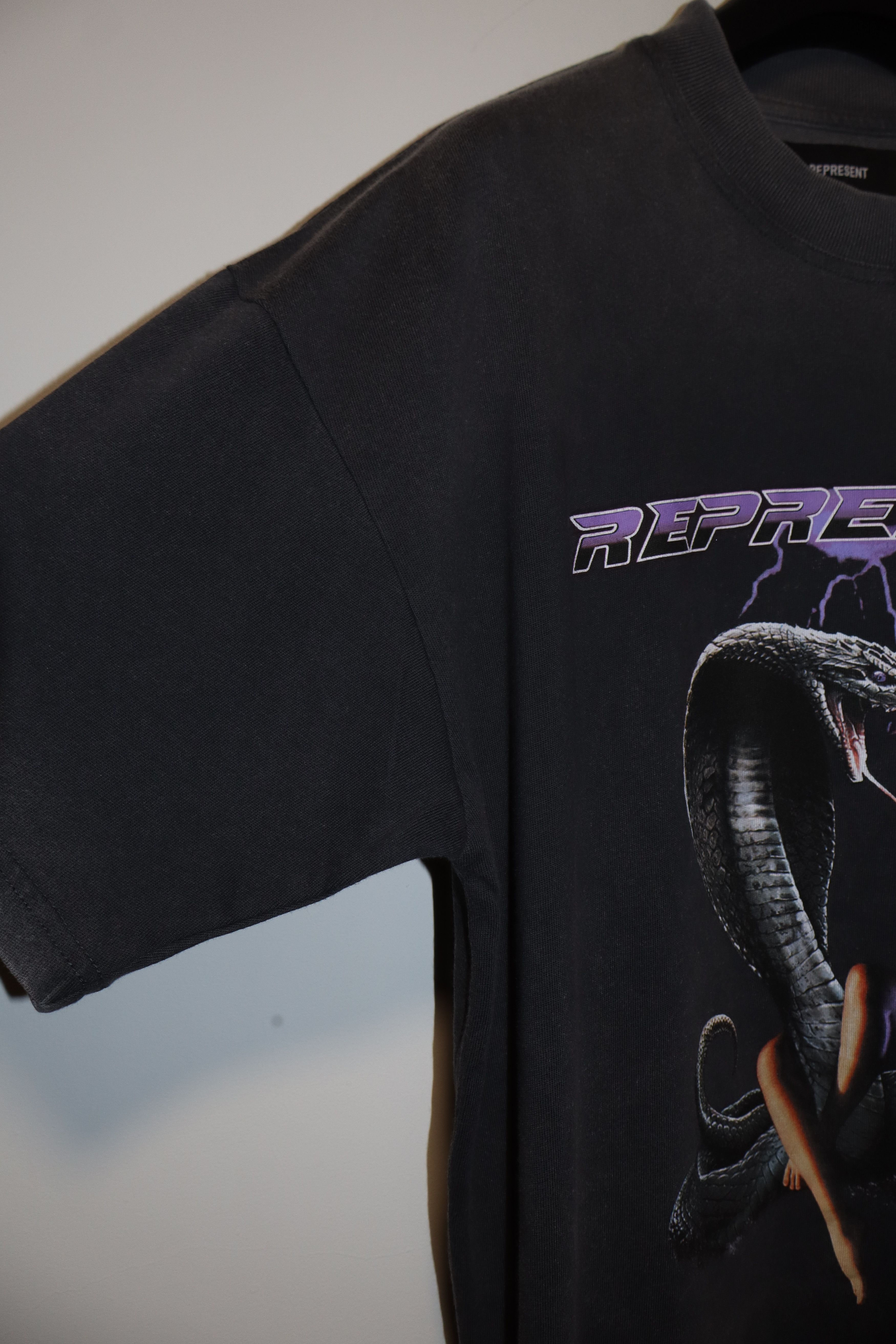 Represent Clo. Love Hunter t-shirt Size US M / EU 48-50 / 2 - 4 Thumbnail