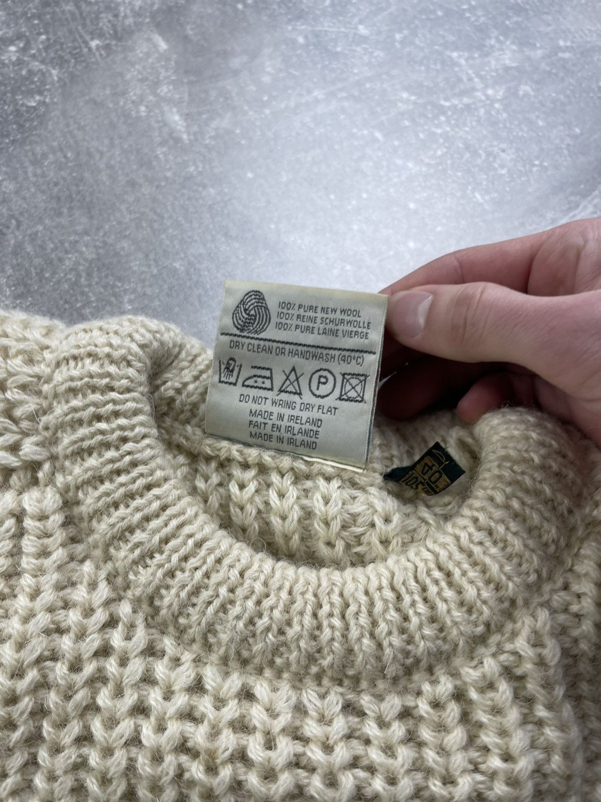 Vintage Gaeltarra Aran Irish Wool Cable Knit Sweater Natural Cream Size US L / EU 52-54 / 3 - 11 Thumbnail