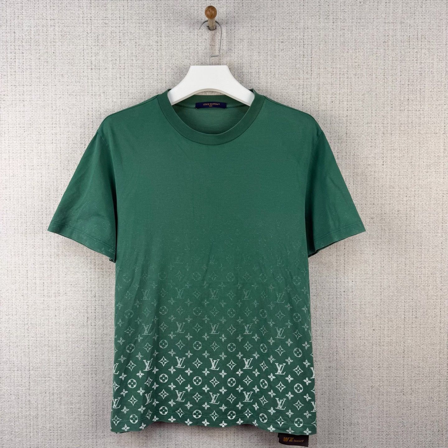 Louis Vuitton Louis Vuitton FW23 Logo Gradient Print T-Shirt Size US XL / EU 56 / 4 - 1 Thumbnail