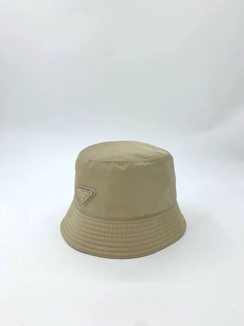 Prada Prada Size M Logo triangle logo beige fisherman hat sunshad Size ONE SIZE - 1 Thumbnail