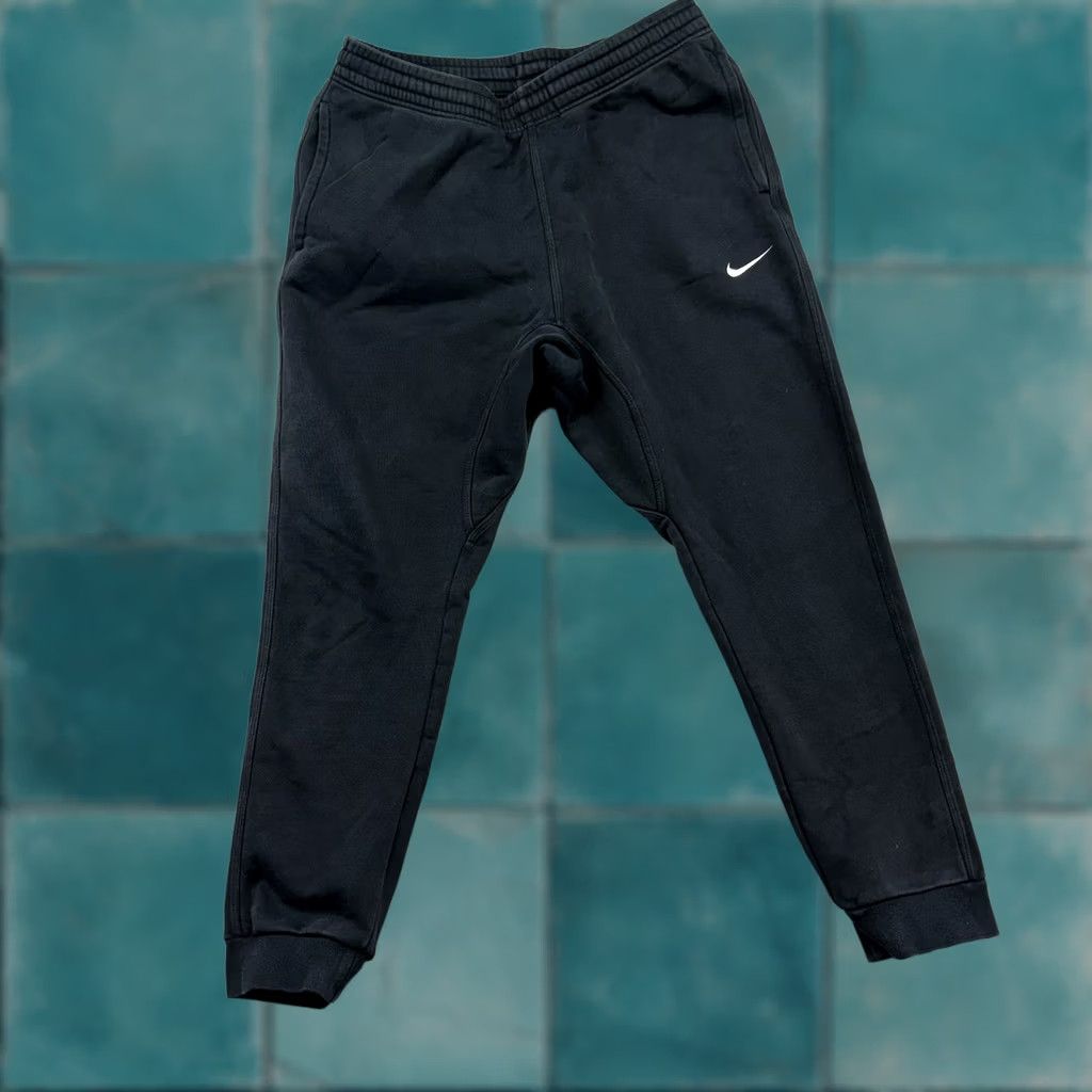Nike Nike Sportswear Club Fleece Joggers Men L Black Sweatpants Slim Gym Cozy Lounge Size US 33 - 1 Thumbnail
