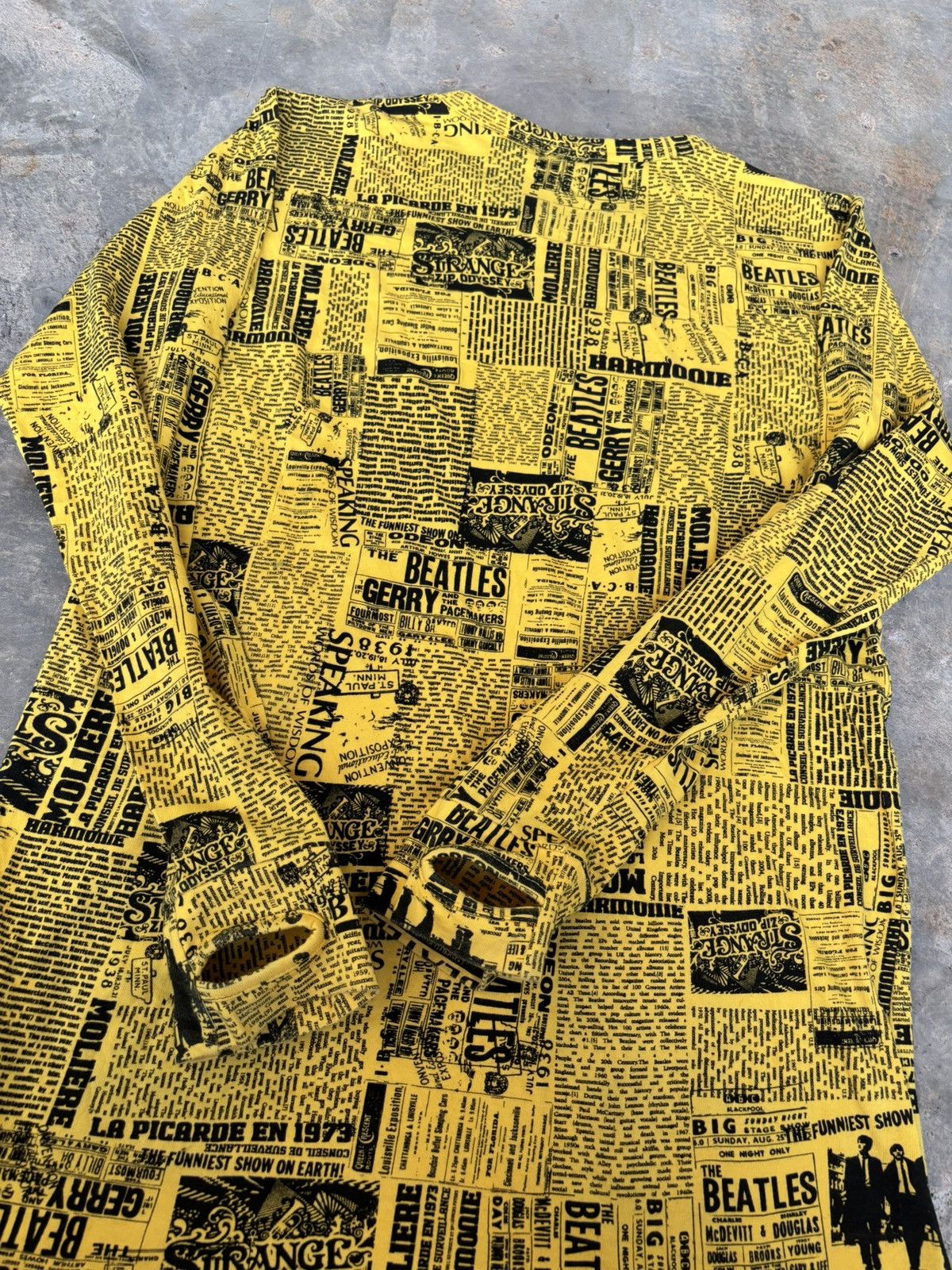 Hysteric Glamour Y2k Circus the beatles Full Print Longsleeve Size US L / EU 52-54 / 3 - 5 Thumbnail