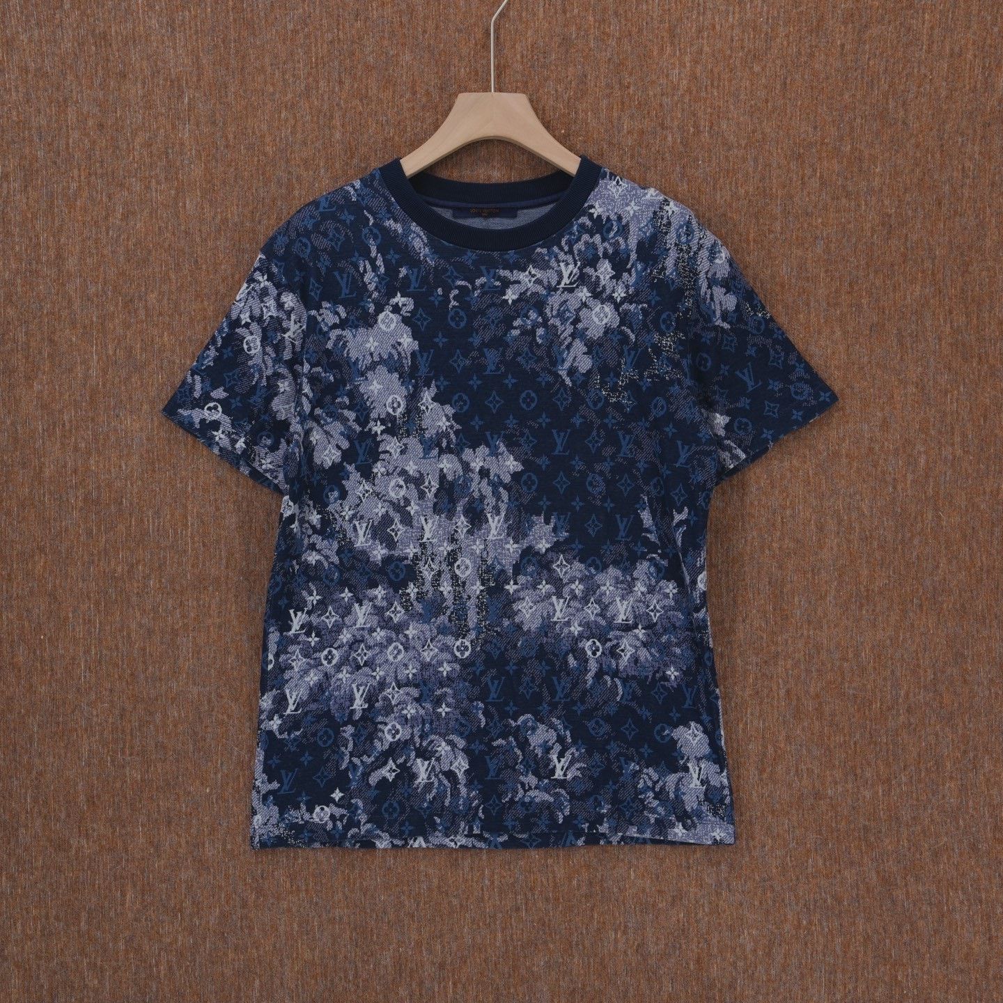 Louis Vuitton Louis Vuitton Tapestry Print Short-Sleeve Size US S / EU 44-46 / 1 - 1 Thumbnail