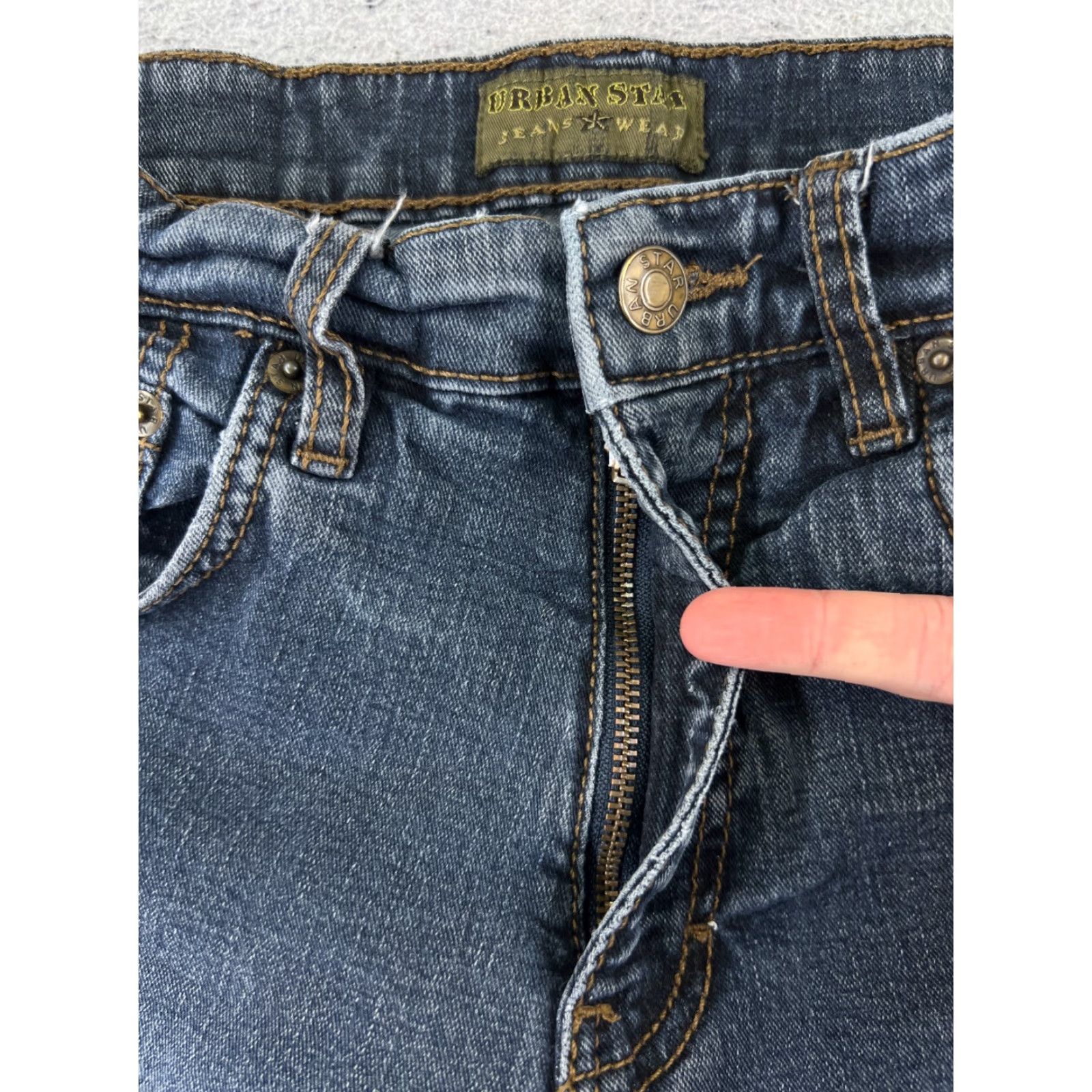 Vintage Urban Star Shorts Women's Denim Blue Dark Wash 30 28x6 Cotton Blend Mid Rise Cut-Off 5-Pocket Stretch Casual Everyday Womens 90s? Size 30" / US 8 / IT 44 - 6 Thumbnail