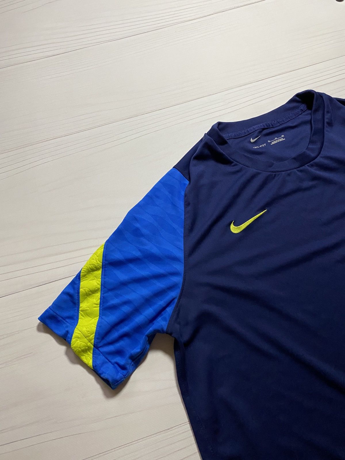 Nike Nike Tottenham Hotspur 2021/22 training soccer jersey Size US XL / EU 56 / 4 - 8 Thumbnail