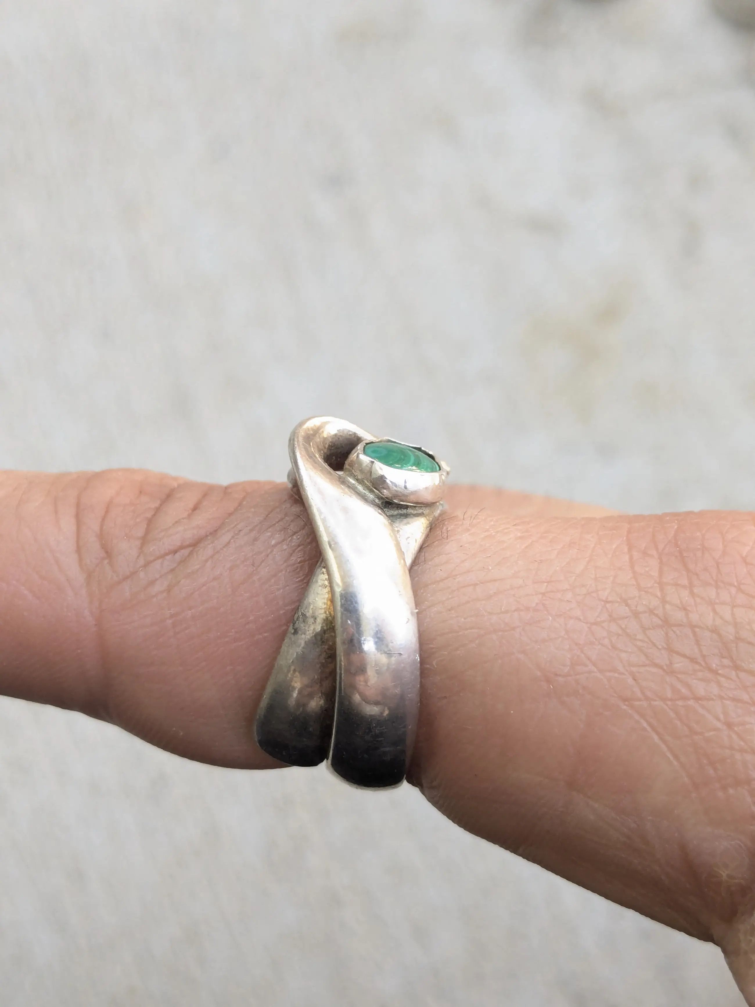 Jewelry × Vintage Vintage Sterling Silver Ring Malachite 10 Modern Abstract Size ONE SIZE - 10 Thumbnail