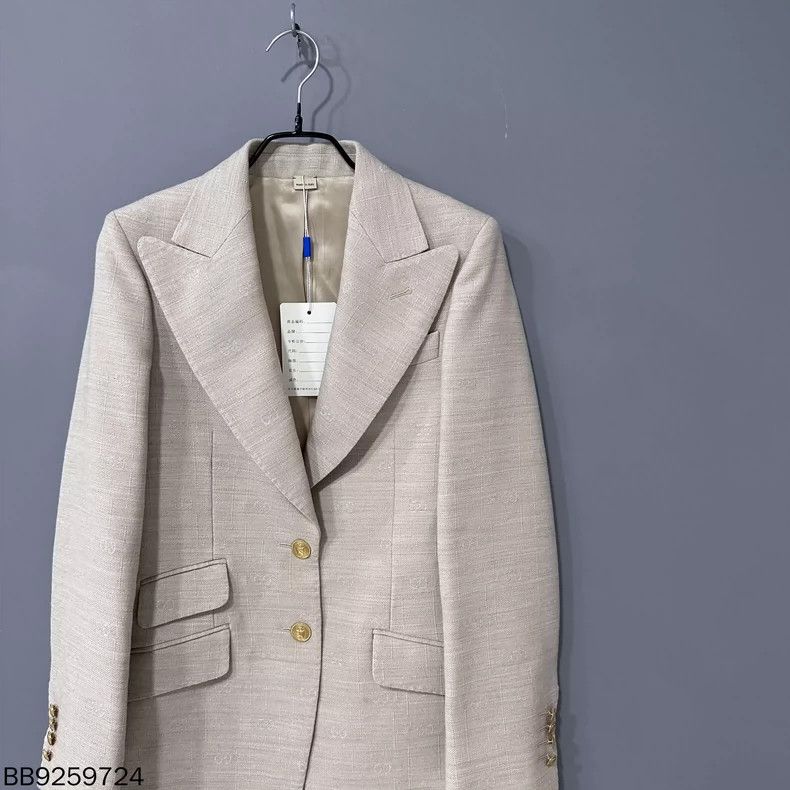 Gucci Gucci Solid color suit with gold buckle 2502-Nextarrow Size 34R - 1 Thumbnail