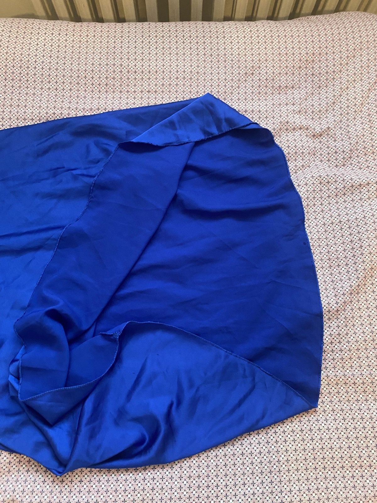 Other Blue satin skirt. Size 27" / US 4 / IT 40 - 6 Thumbnail