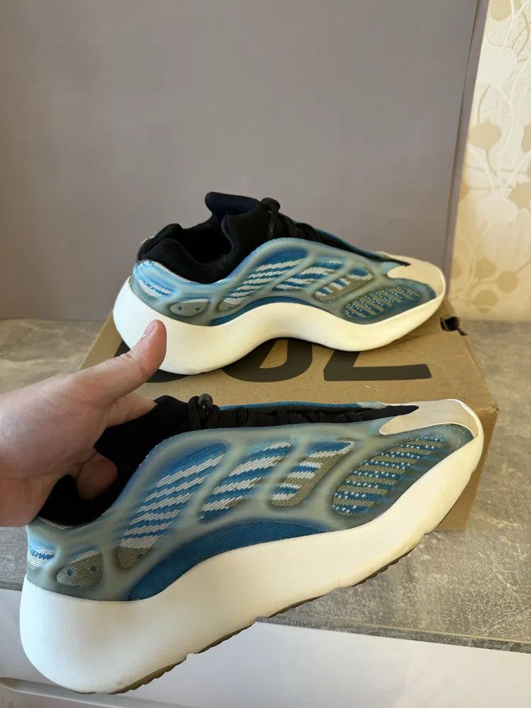 Adidas Adidas Yeezy 700 V3 Arzareth Sneakers Men’s 41 EUR / US 8 Size US 8 / EU 41 - 3 Thumbnail