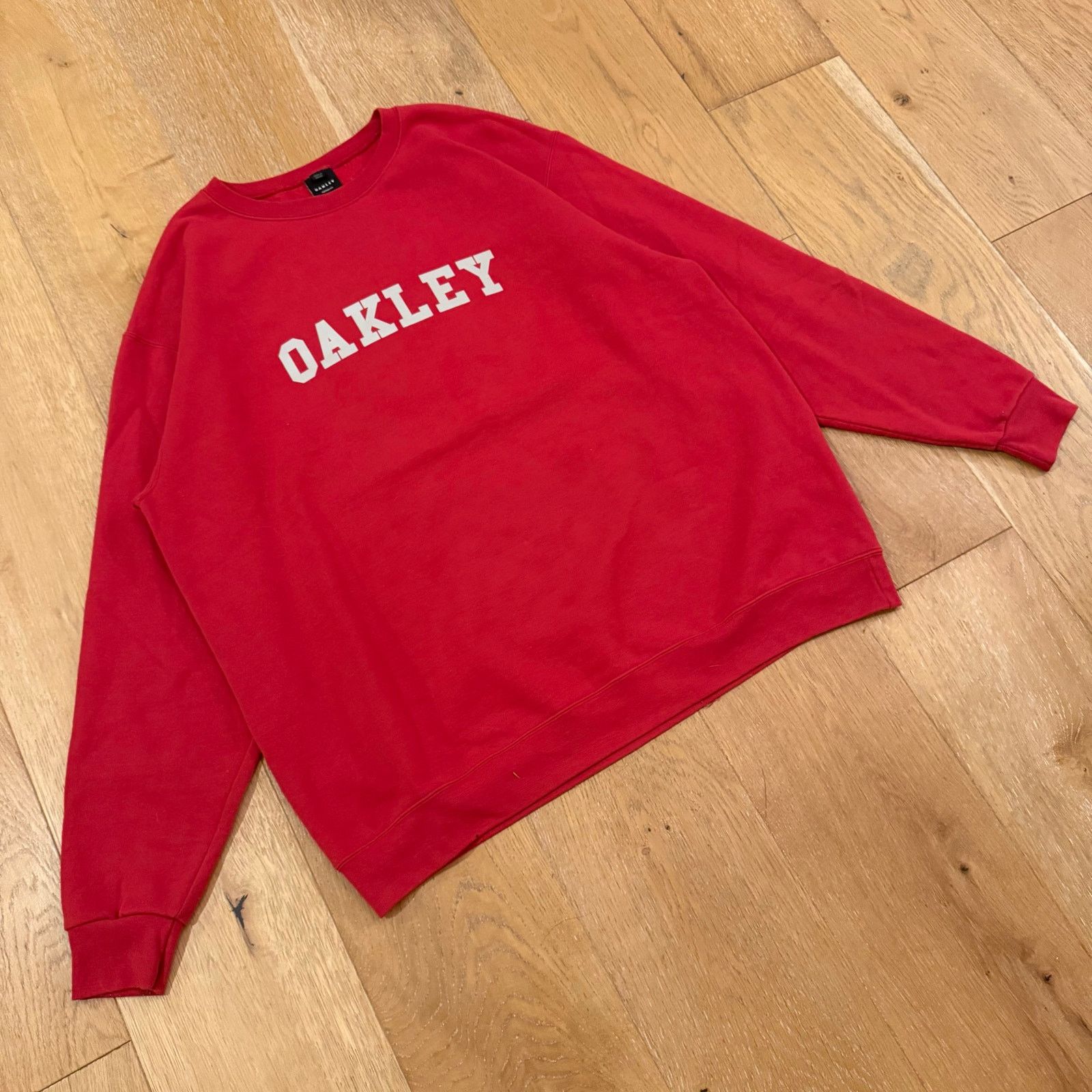 Oakley Vintage Oakley Spellout Logo Red Crewneck Sweatshirt Size US XL / EU 56 / 4 - 1 Thumbnail
