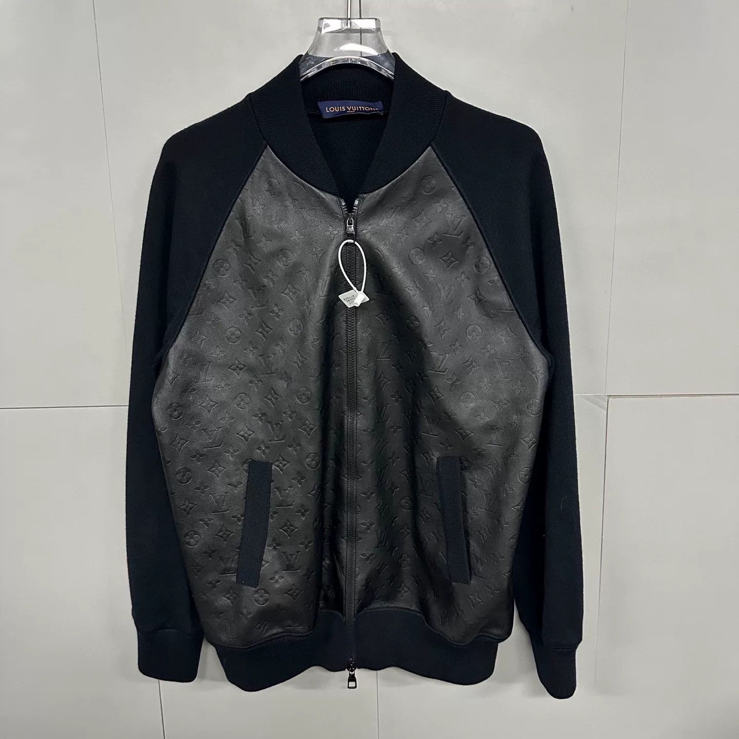 Louis Vuitton louis vuitton knitted patchwork jacket medium Size US M / EU 48-50 / 2 - 1 Thumbnail