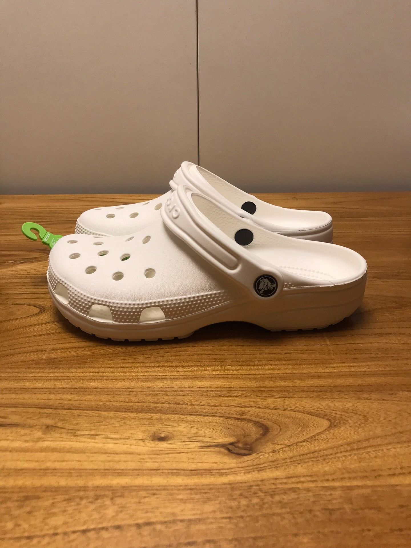 Crocs Crocs Classic Clog White 37-38 Size US 7 / IT 37 - 1 Thumbnail