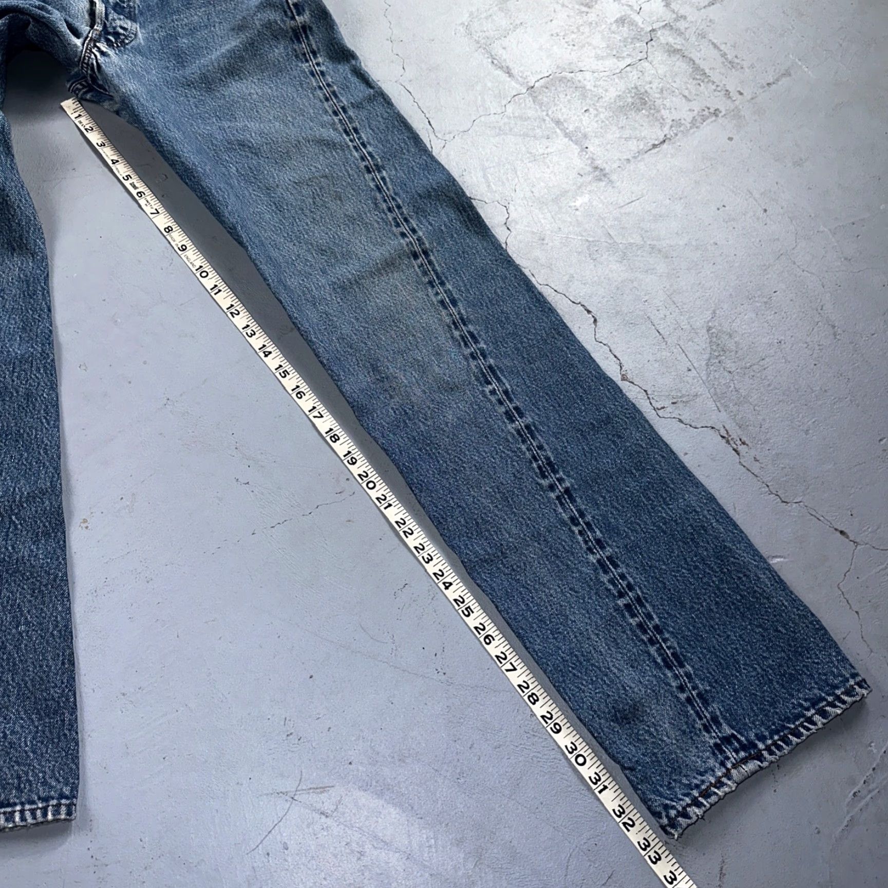 Levi's VINTAGE Levi's 501 XX Jeans 80s Straight Denim Blue Light Wash Selvedge Redline Stained 28X33 Mens Regular × USA × USA XX Jeans Federation? Size US 28 / EU 44 - 4 Thumbnail