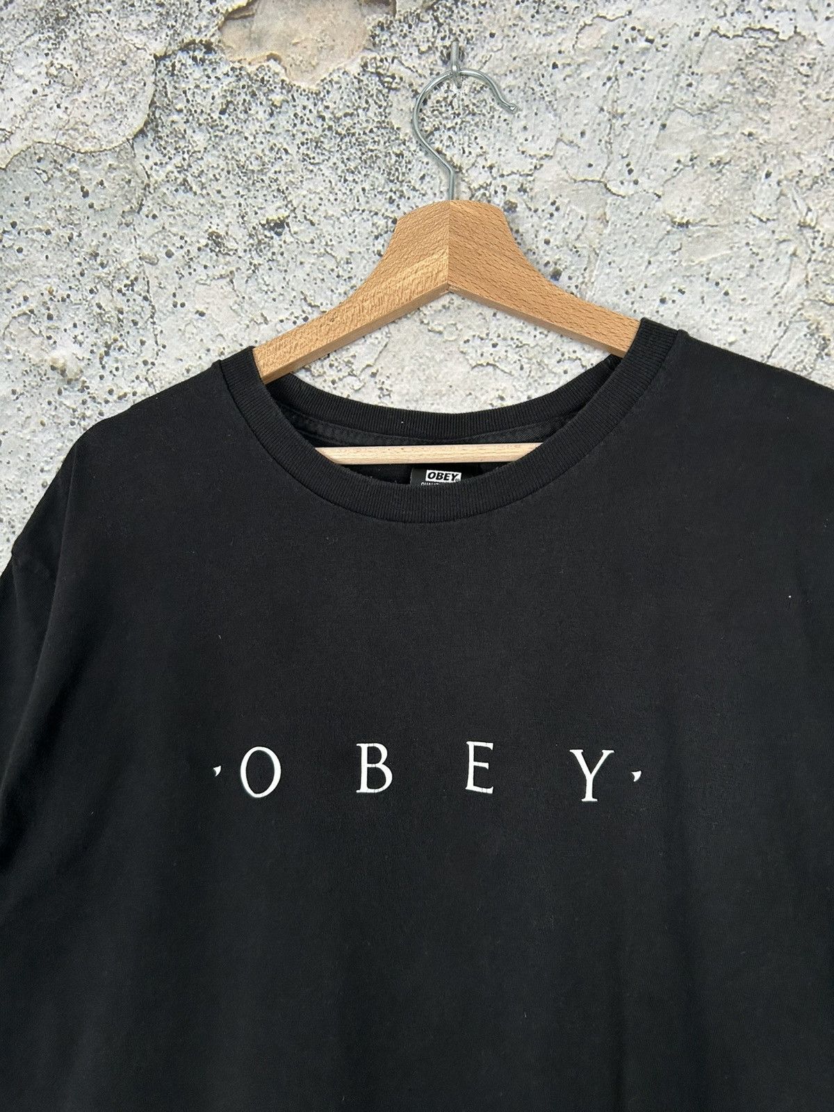 Obey × Vintage Obey Streetwear Black Graphic Tee Rap Skate Vintage Size US L / EU 52-54 / 3 - 3 Thumbnail