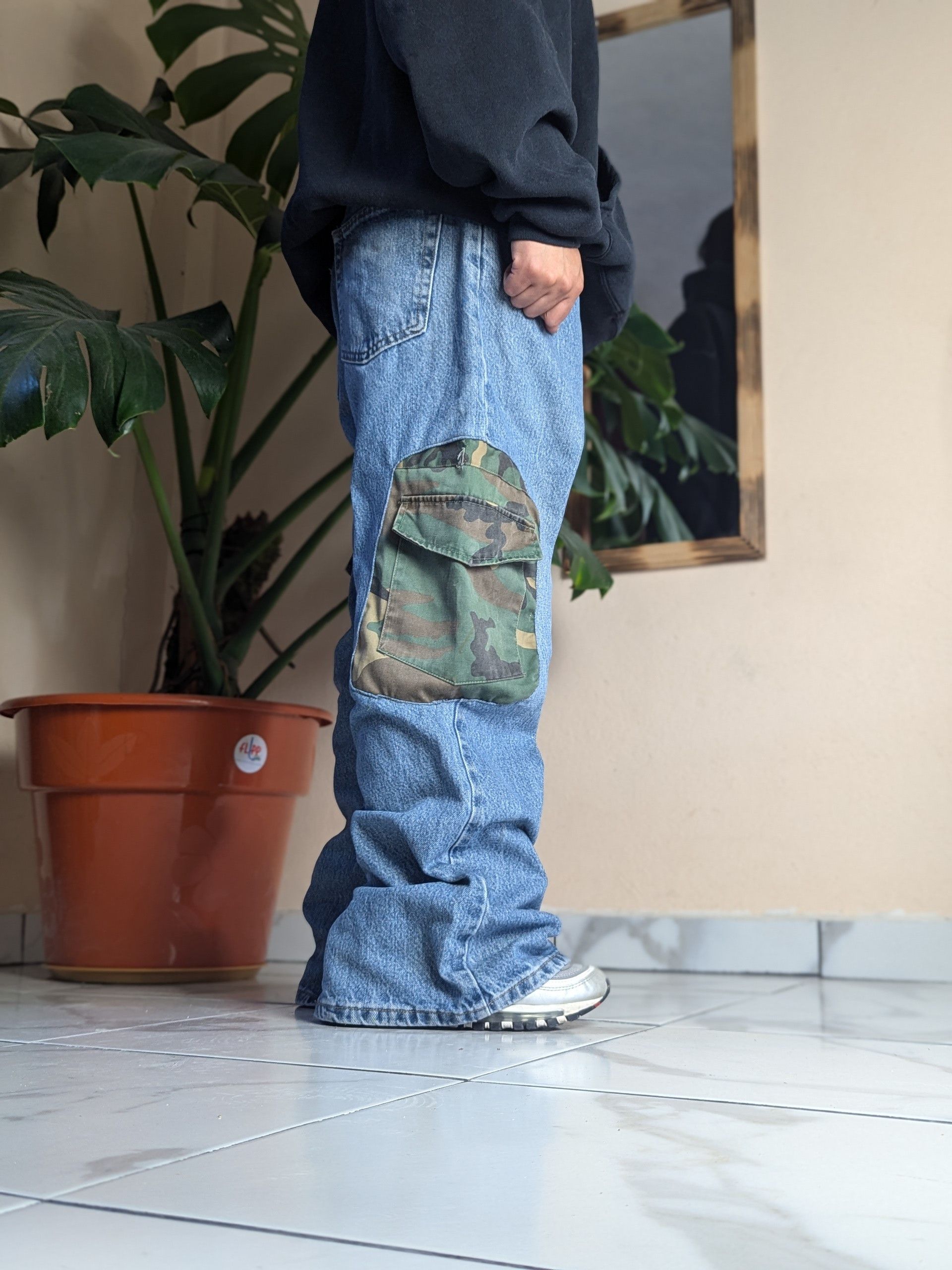 Japanese Brand 1 of 1 Denim Cargo Reworked Jeans Flared Baggy Size US 34 / EU 50 - 2 Thumbnail