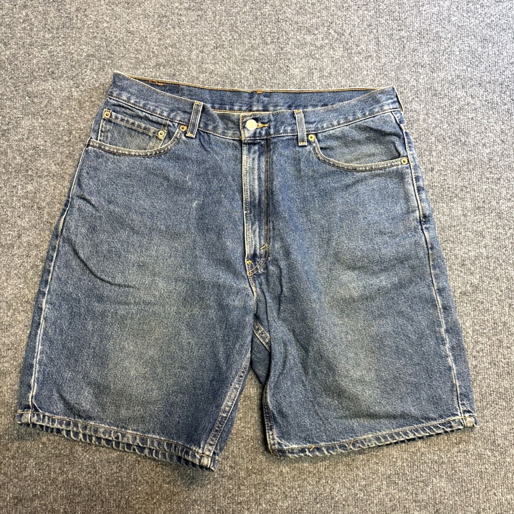 Levi's VINTAGE Levi's 550 Jean Shorts Mens 36 Relaxed Fit Blue Lightwash Denim Classic Shirt Size US 36 / EU 52 - 5 Thumbnail