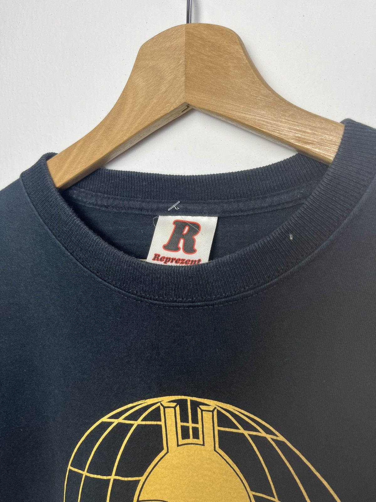 Rap Tees × Vintage × Wu-Tang Clan Vintage Wu-Tang Financial “Diversify your bonds” Tee Size US M / EU 48-50 / 2 - 4 Thumbnail