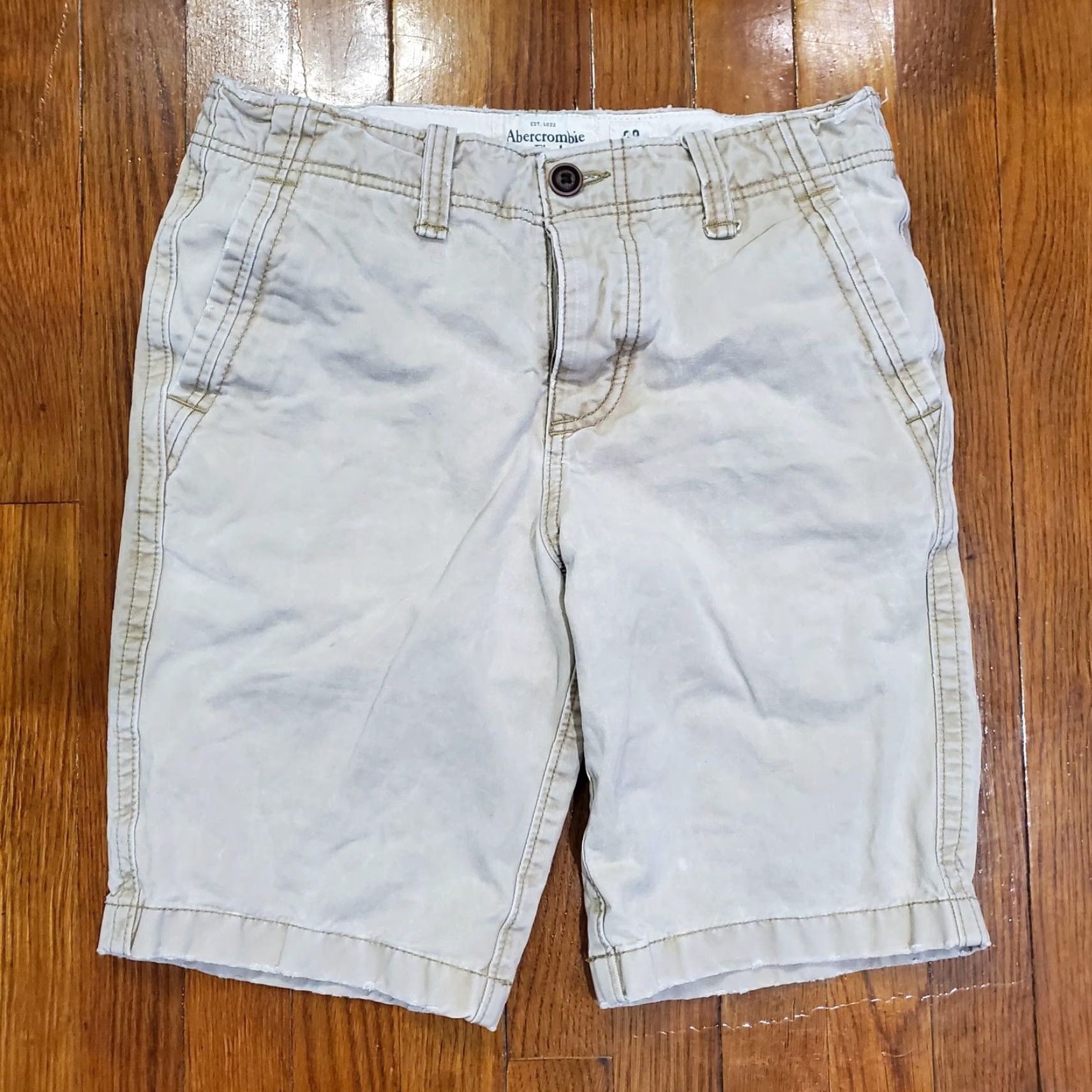 Abercrombie & Fitch Abercrombie & Fitch Shorts Mens 28 Khaki Classic Flat Front Casual Cotton Chino Beige 28 Inseam 10 Mens Size US 28 / EU 44 - 4 Thumbnail