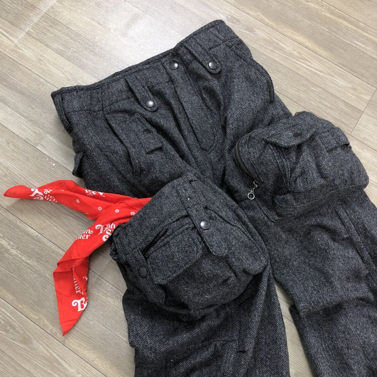 Issey Miyake × Tete Homme 1990s Tete Home Issey Miyake Multipocket Cargo Bondage Pants Size US 34 / EU 50 - 5 Thumbnail