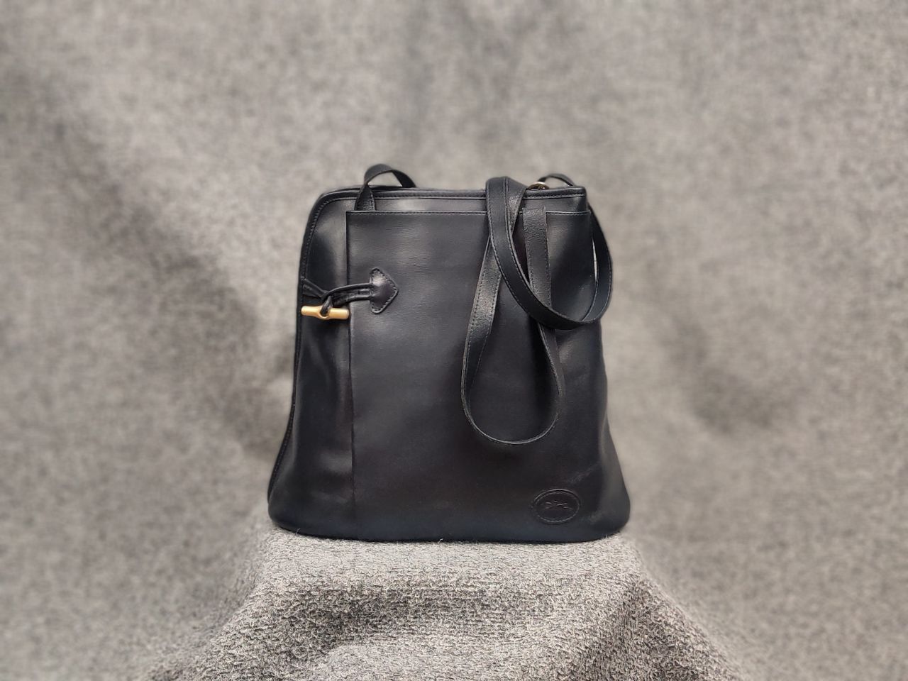 Vintage Longchamp France Navy Leather Bucket Shoulder Bag in Blue, Women's